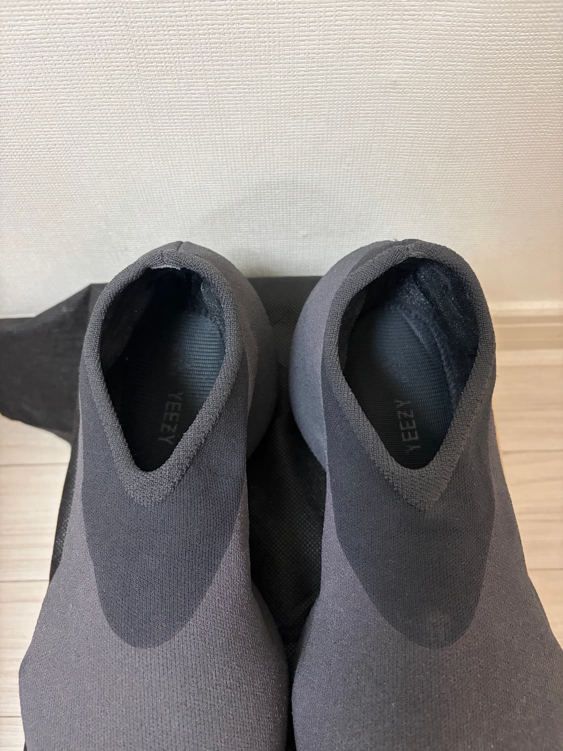 [270] 아디다스 이지 니트 러너 페이드 오닉스 상품이미지6