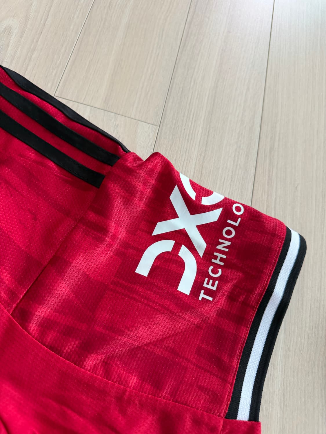 맨유 브루노 페르난데스 유니폼 최상급 레플리카 사이즈 L 상품이미지3