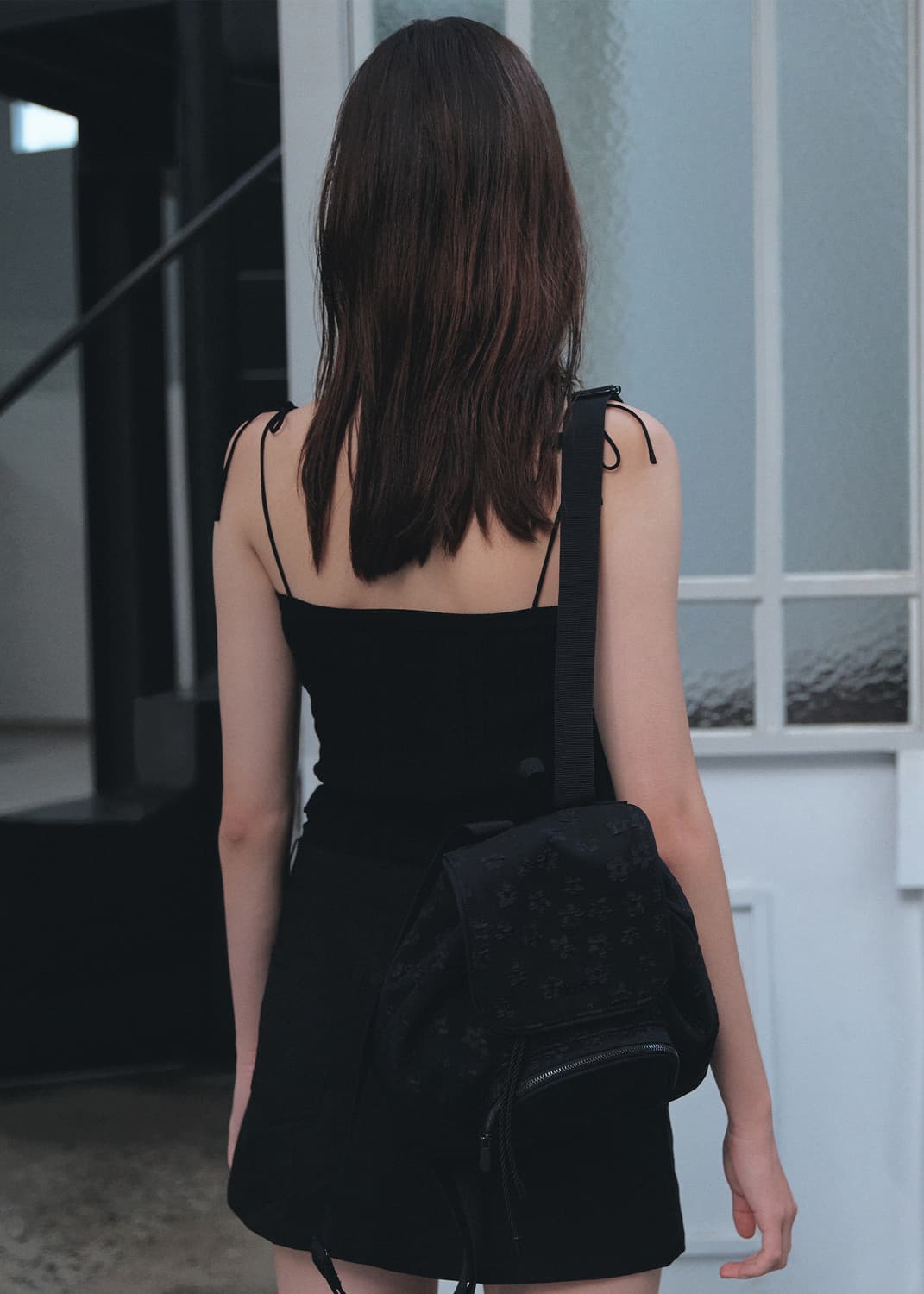 grove 그로브 그로브스토어 에디스 블랙 자수 미니 백팩 가방 상품이미지4