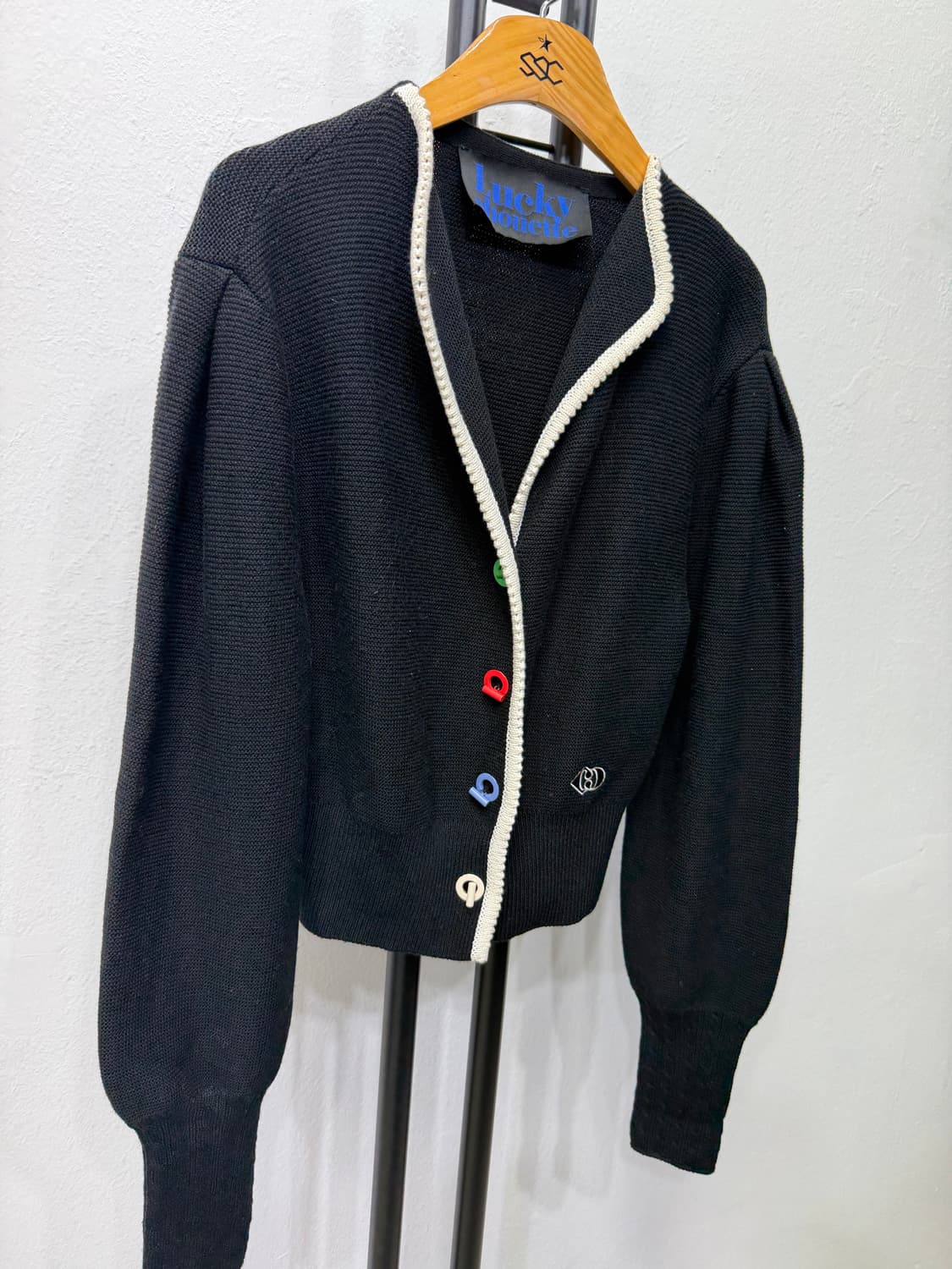 정품) 럭키슈에뜨 22ss 블랙 가디건 F 상품이미지2