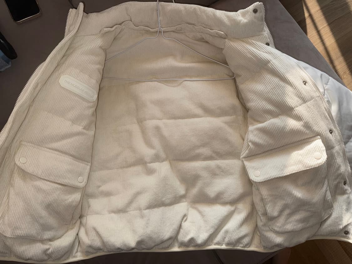 마뗑킴X더뮤지엄비지터 리버시블 화이트코듀로이패딩 혜인서무신사미스치프 상품이미지3