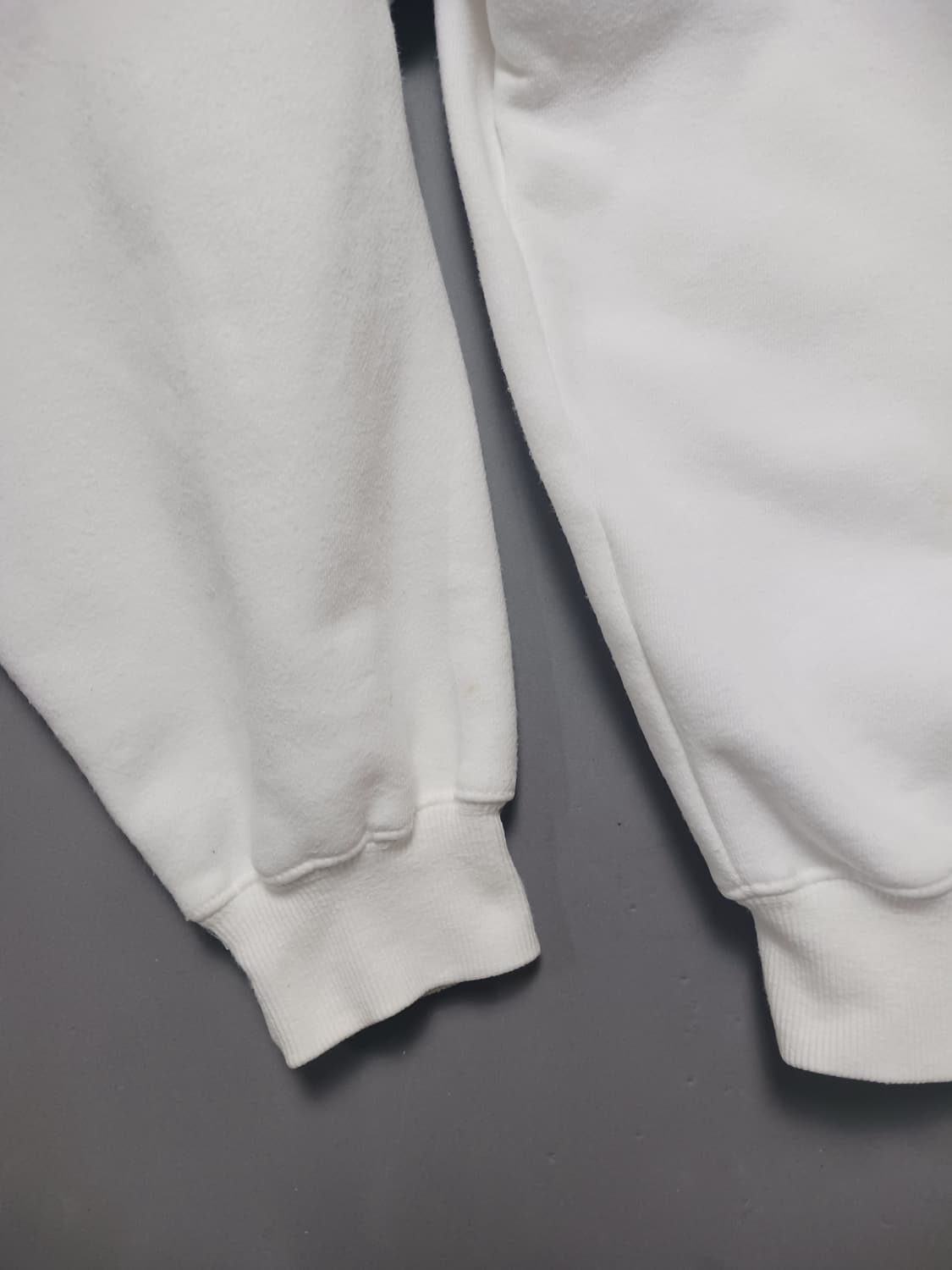 [프리] 오와이 화이트 로고지퍼 폴라 맨투맨 스웨트셔츠 OY 상품이미지3