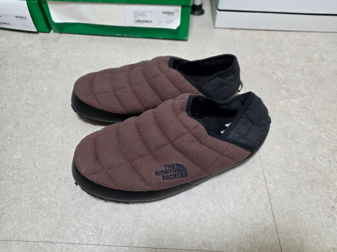 노스페이스 써모볼 트랙션 뮬 V 데날리 다크 오크 TNF 블랙 us 10 상품이미지2