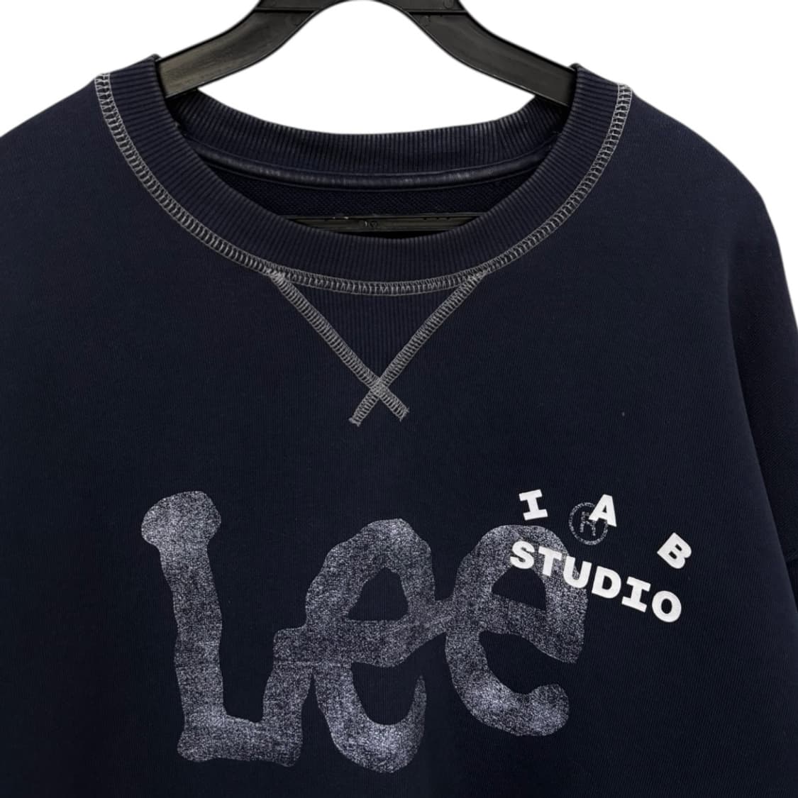 아이앱 LAB x LEE 맨투맨 상품이미지3