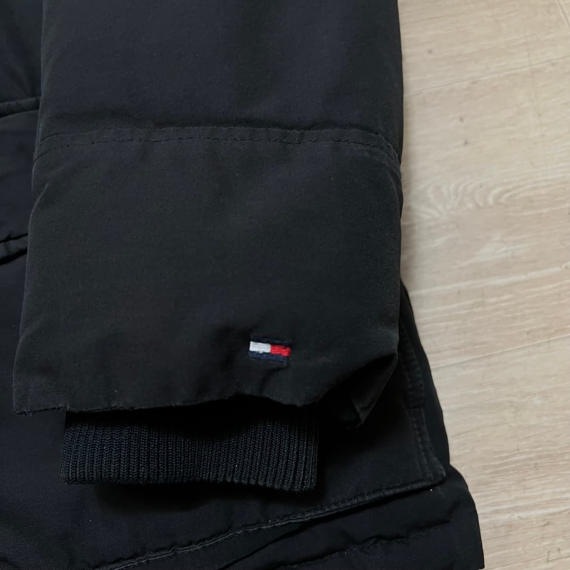타미힐피거 구스다운 후드 미디엄 패딩 점퍼 [블랙] S/90 상품이미지4