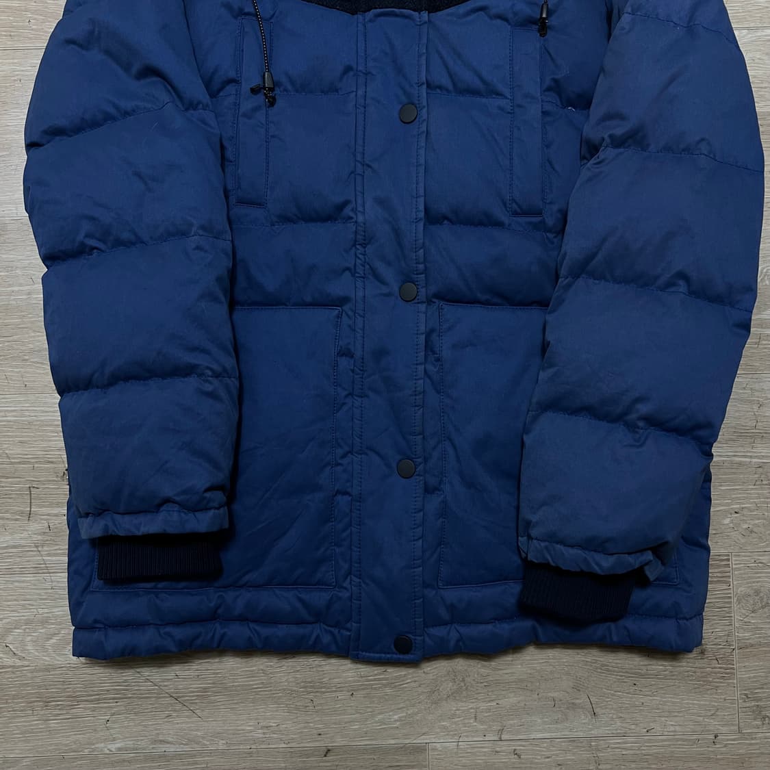 라코스테 자수로고 투톤 배색 후드 패딩 점퍼 [라이트 네이비] 46 상품이미지3