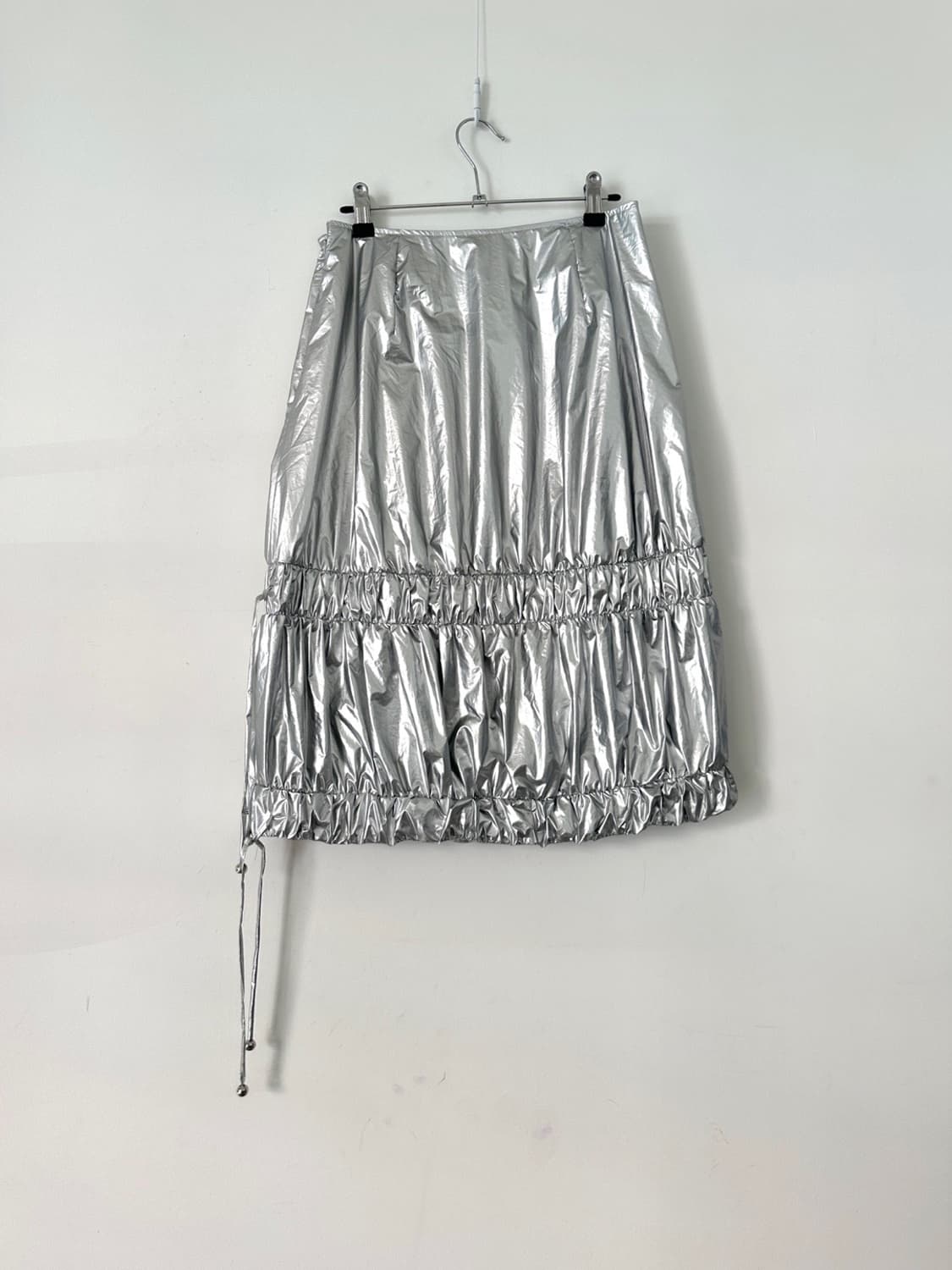 UNKNOWN BLUE tulip strip skirt / silver 상품이미지3