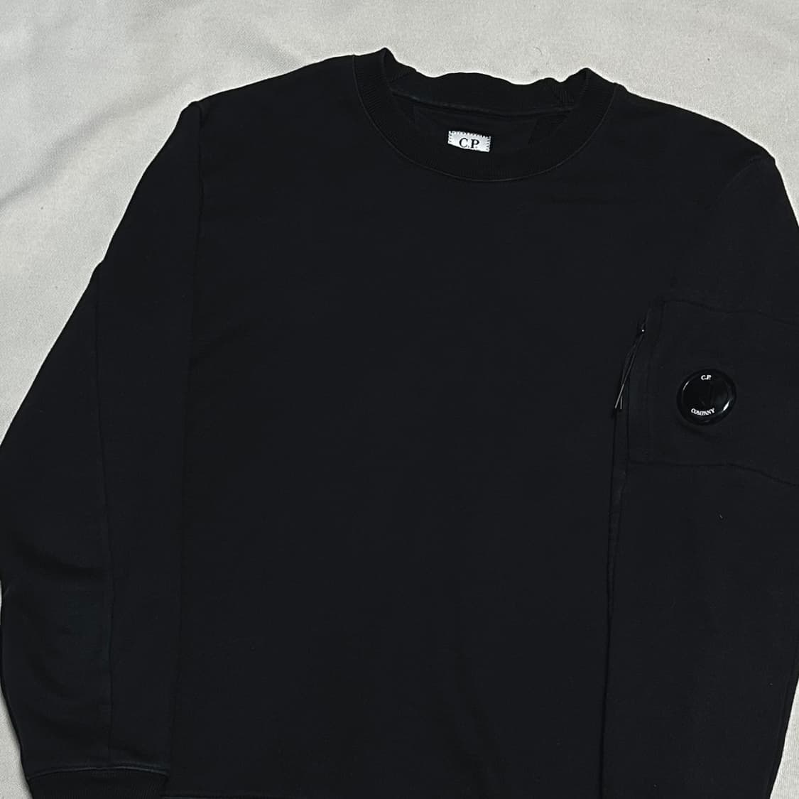 XL C.P. 컴퍼니 블랙 맨투맨 상품이미지1