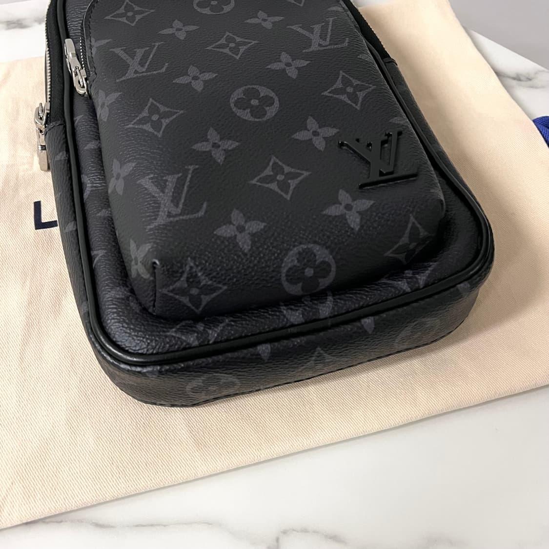 [S급/정품] 루이비통 에비뉴 슬링백PM 이클립스 크로스백 가방 상품이미지9