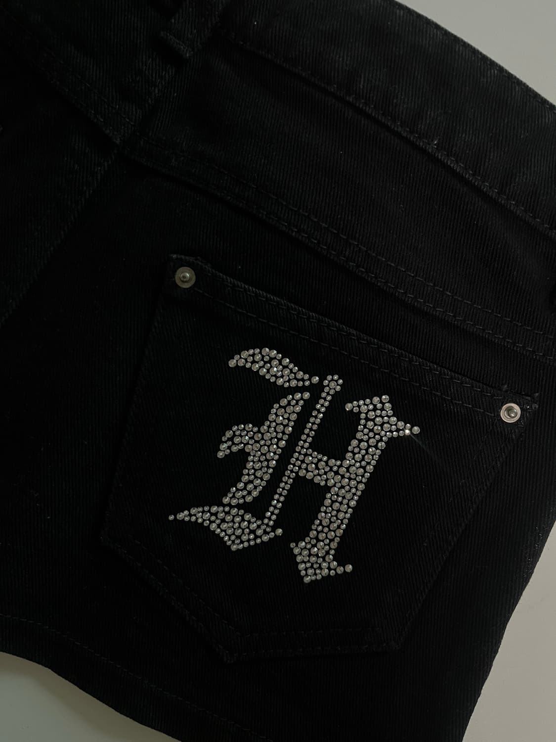 헬레네파리스 로고 큐빅 마이크로 데님 스커트 블랙 M 상품이미지1