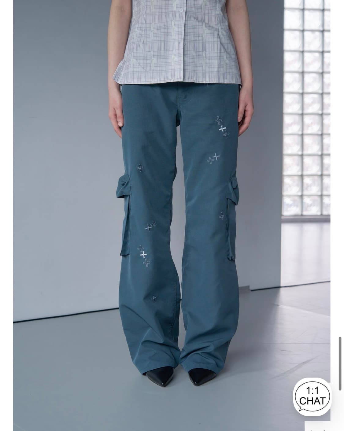 서서 CROSS RAIN EMBROIDERY CARGO PANTS 상품이미지1