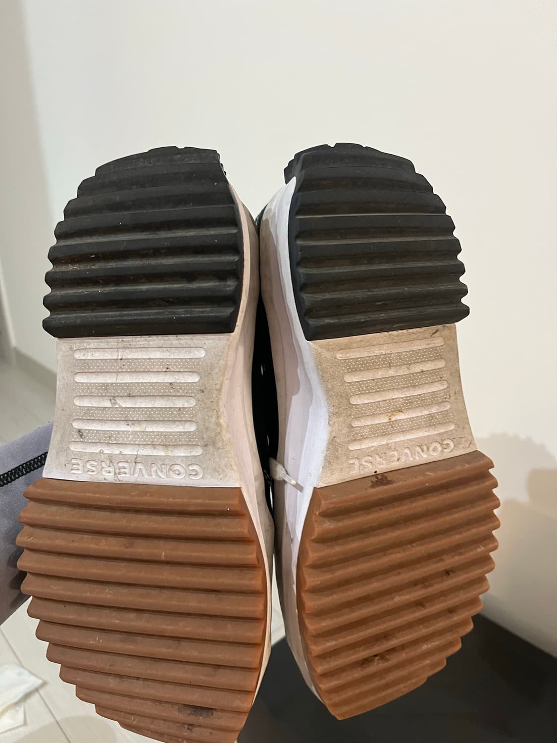 컨버스 런스타 하이크 하이 블랙 화이트 검 상품이미지3