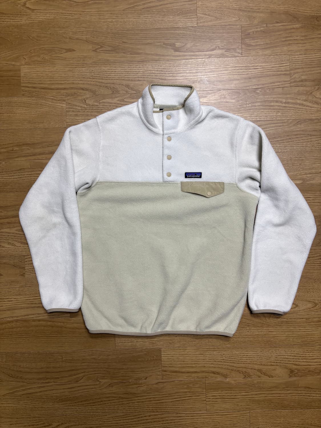 파타고니아 신칠라 스냅티 화이트/브라운 M 상품이미지1