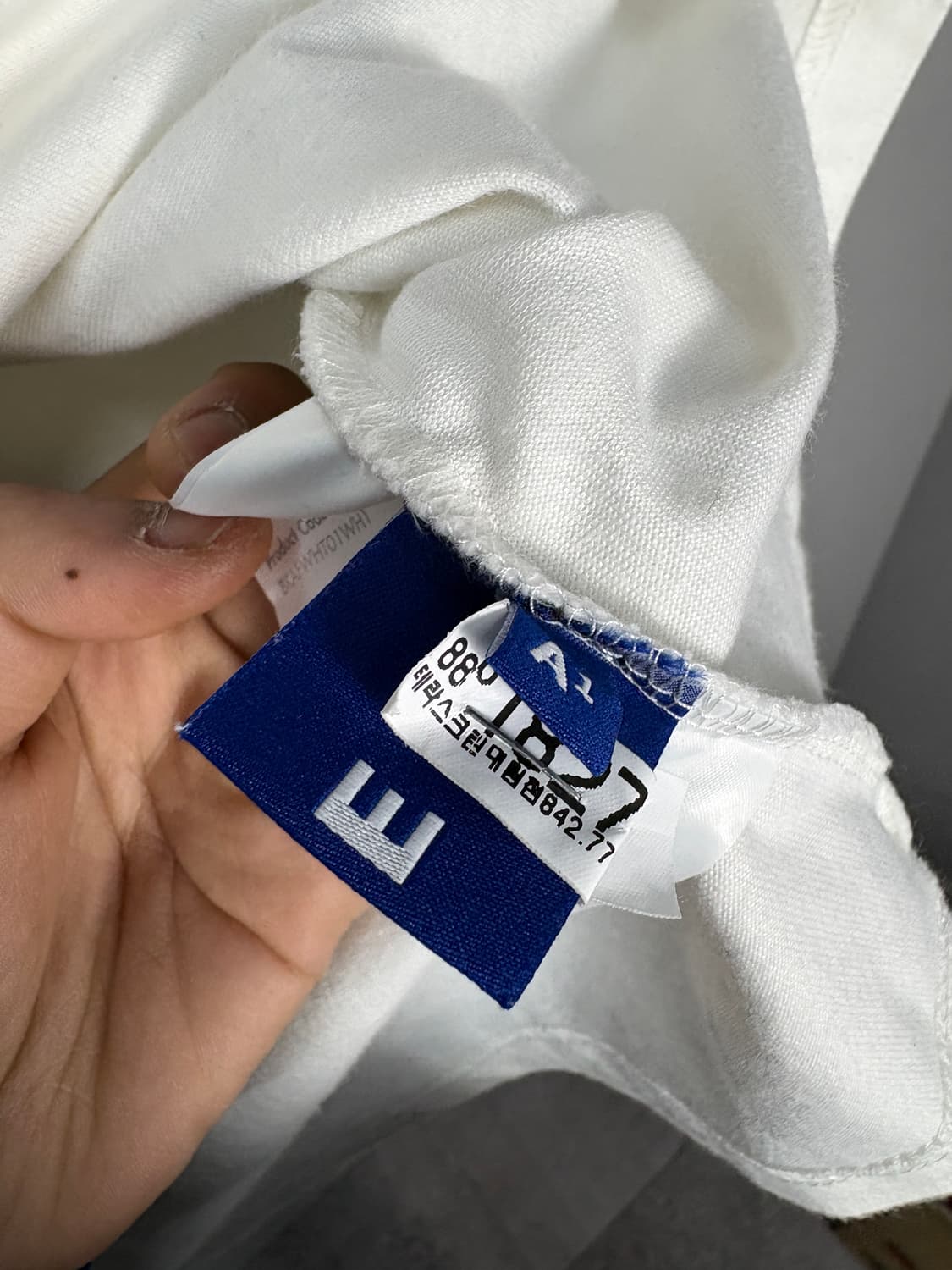 아더에러 플러그 한남 화이트 반팔 A3721 상품이미지5