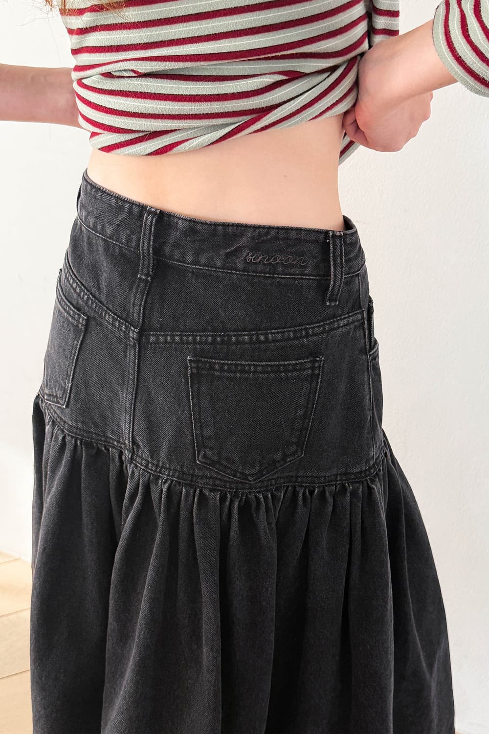 시눈 플레어 데님 스커트 블랙 상품이미지5