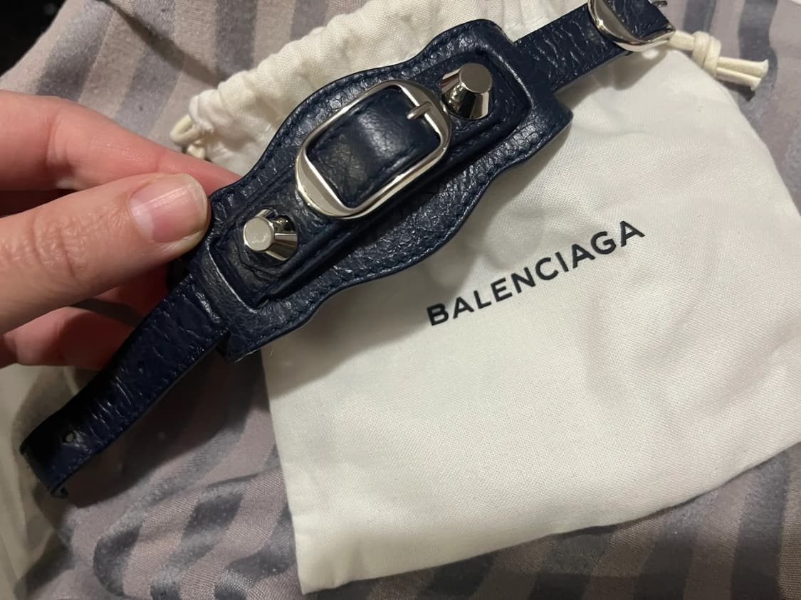 Balenciaga 발렌시아가 스터드 레더 팔찌 네이비  상품이미지2