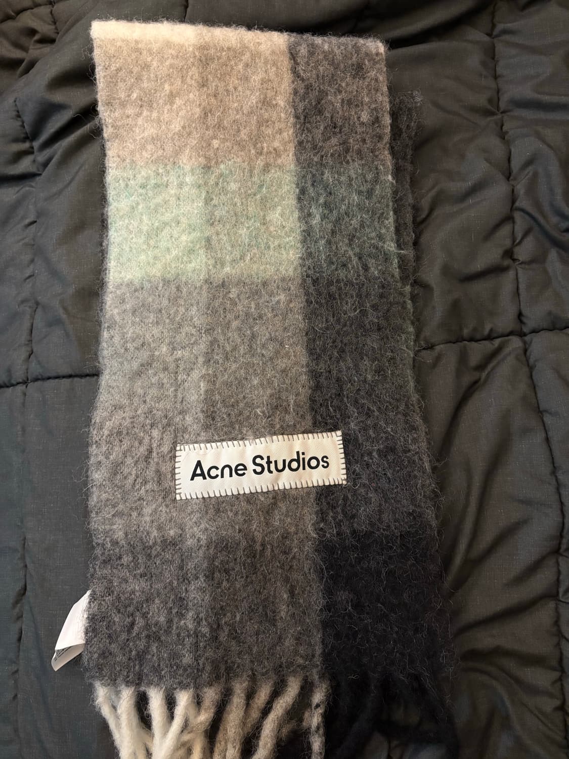 아크네 스튜디오 모헤어 머플러 그린 상품이미지2