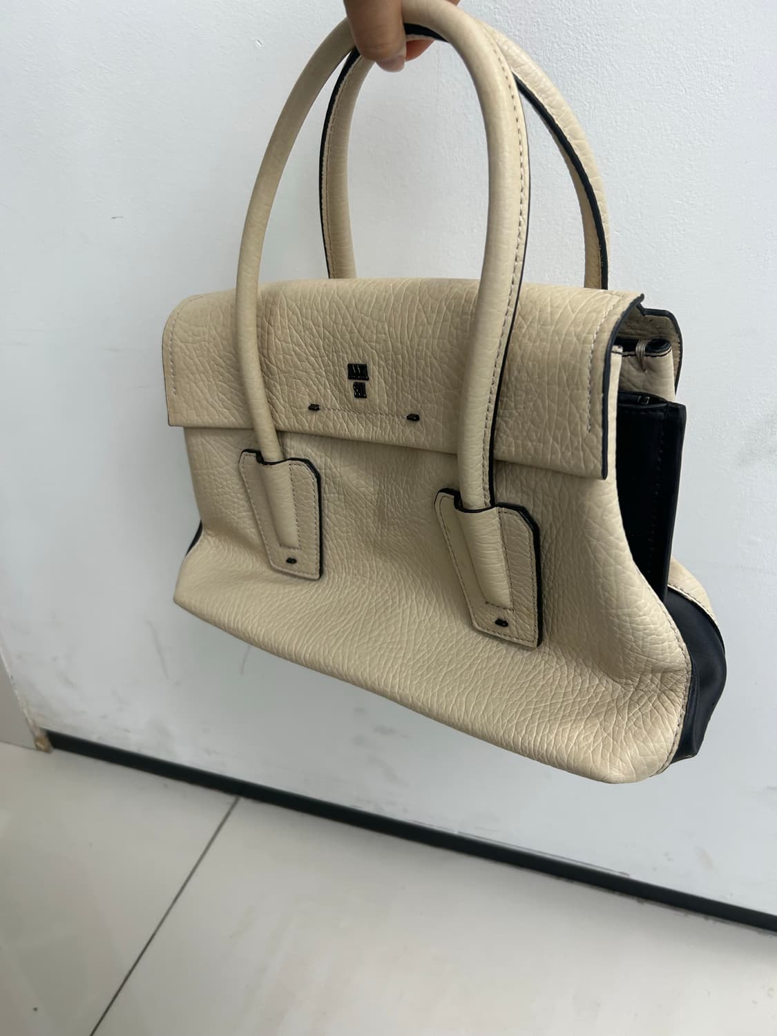 안나수이 레더토트백 크로스백 상품이미지3