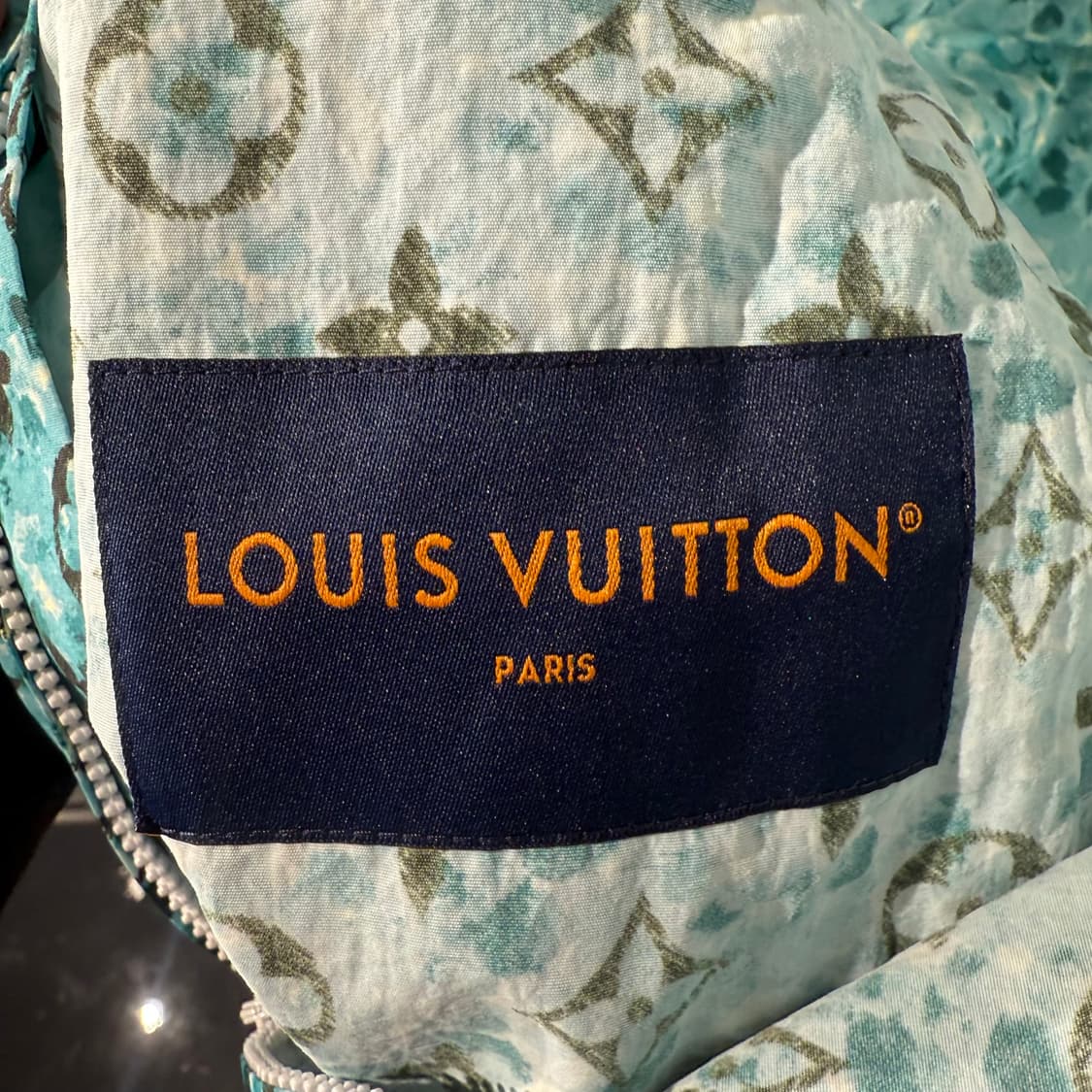 [정품][새상품급] 루이비통 모노그램 포인틸리즘 윈드브레이커 60 상품이미지9