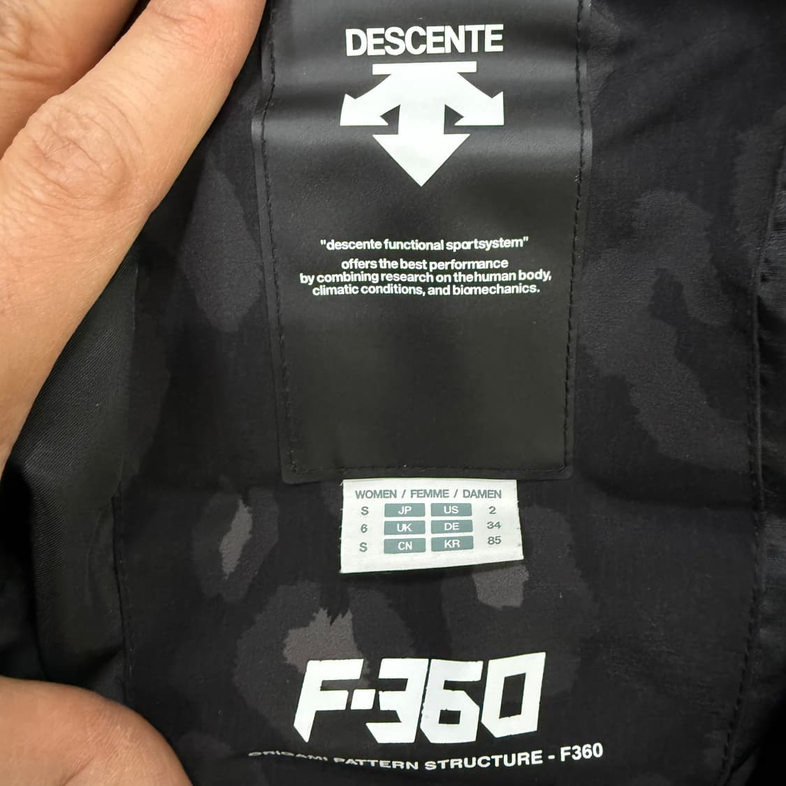 [85] 데상트 여성 덕다운 블랙 롱패딩 1223T2 상품이미지3