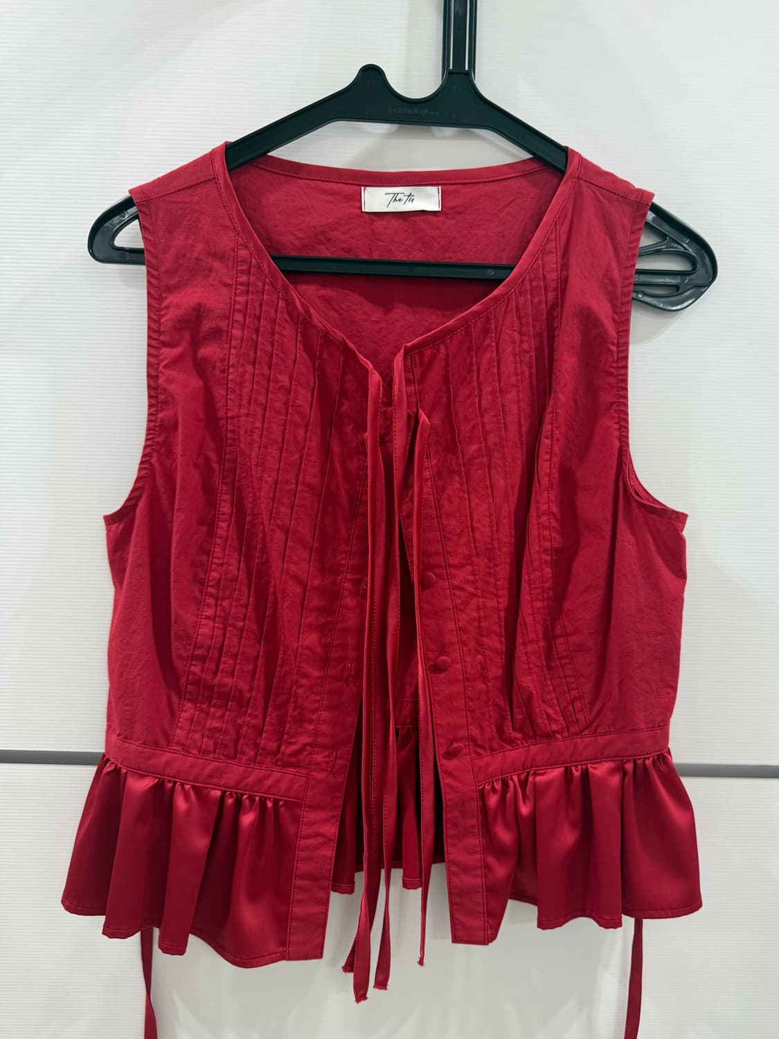 더티스 민소매 프릴 블라우스 레드 상품이미지3