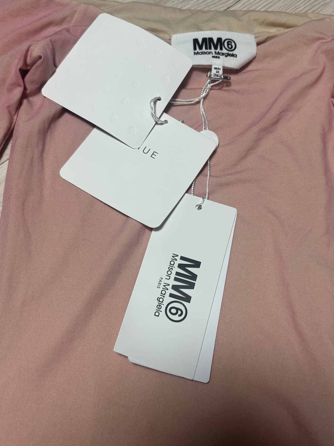 새상품 ) MM6 핑크 오프숄더 롱슬리브 XS 상품이미지3