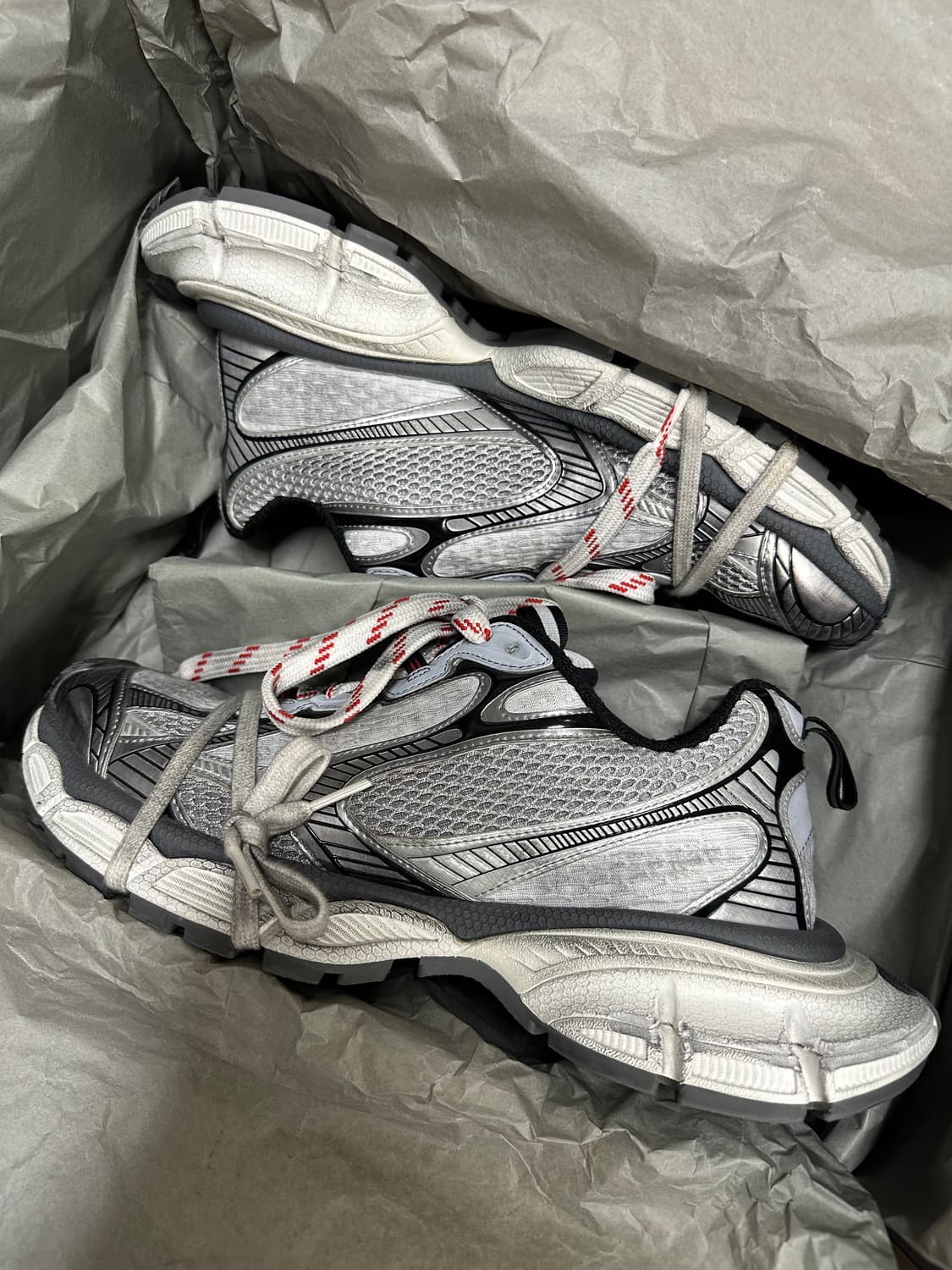 발렌시아가 3XL 그레이/레드 42 상품이미지5