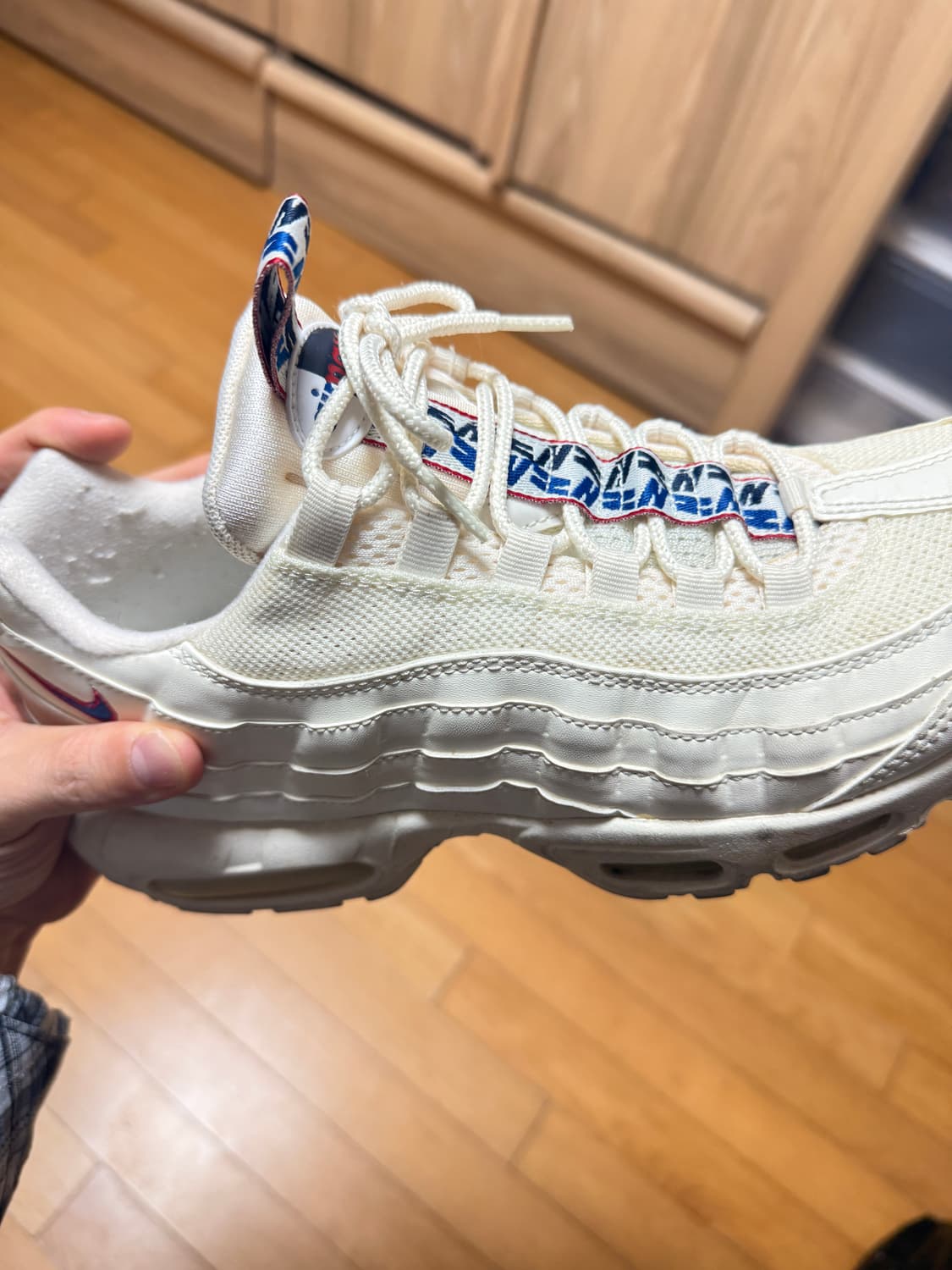 에어맥스 95 풀탭 화이트 275사이즈 팝니다 상품이미지1