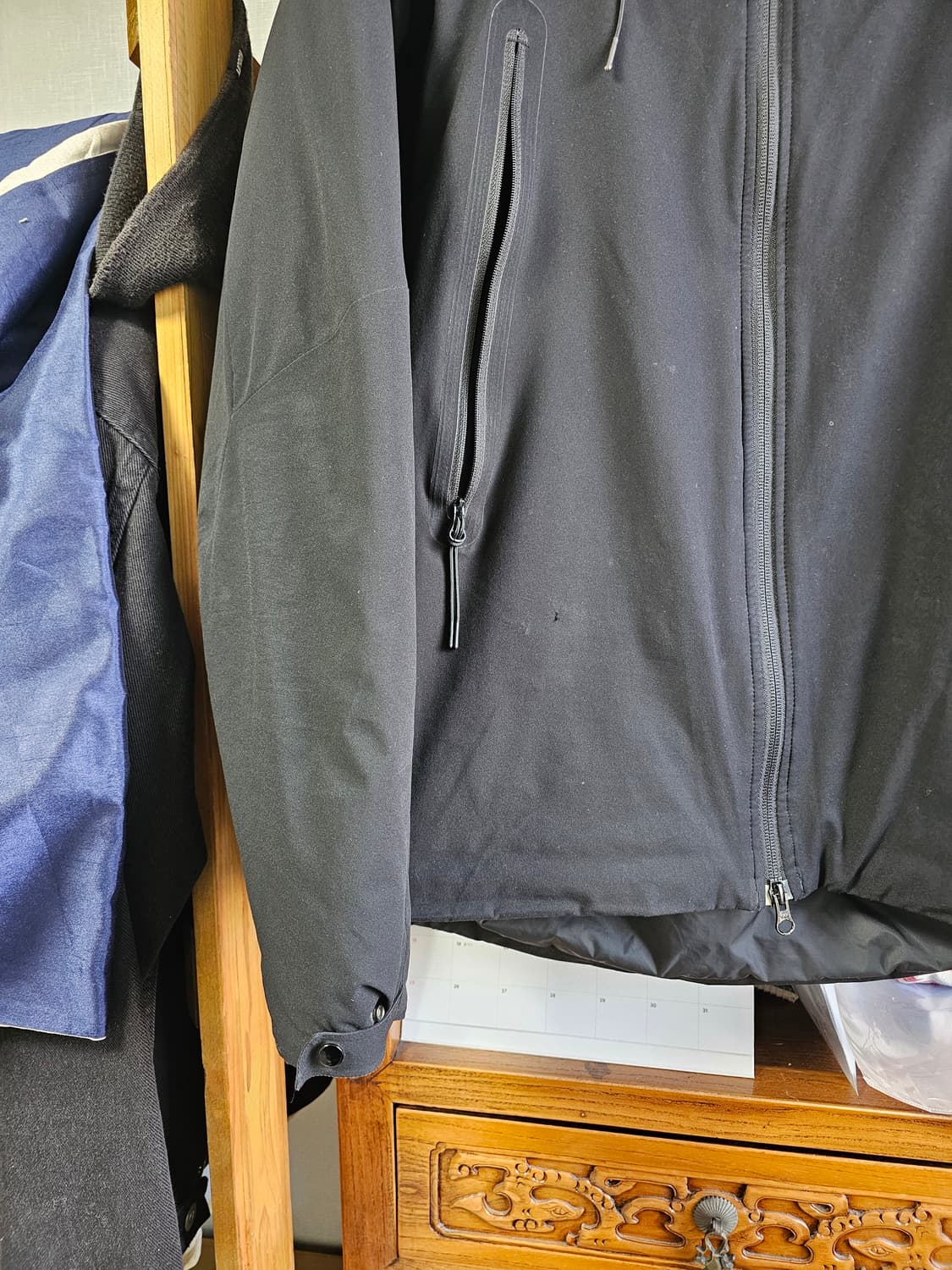 씨피 CP컴퍼니 블랙 패딩 자켓 105 팔아요 상품이미지3