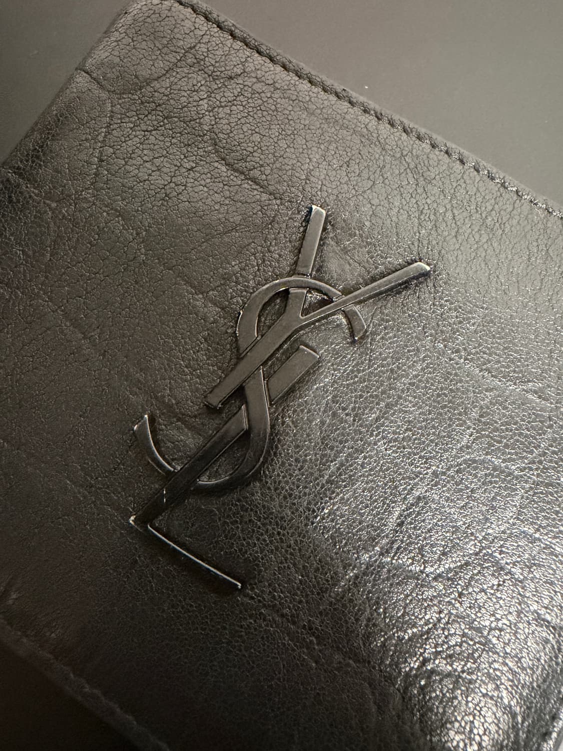 입생로랑 모노그램 이스트 웨스트 반지갑 상품이미지8