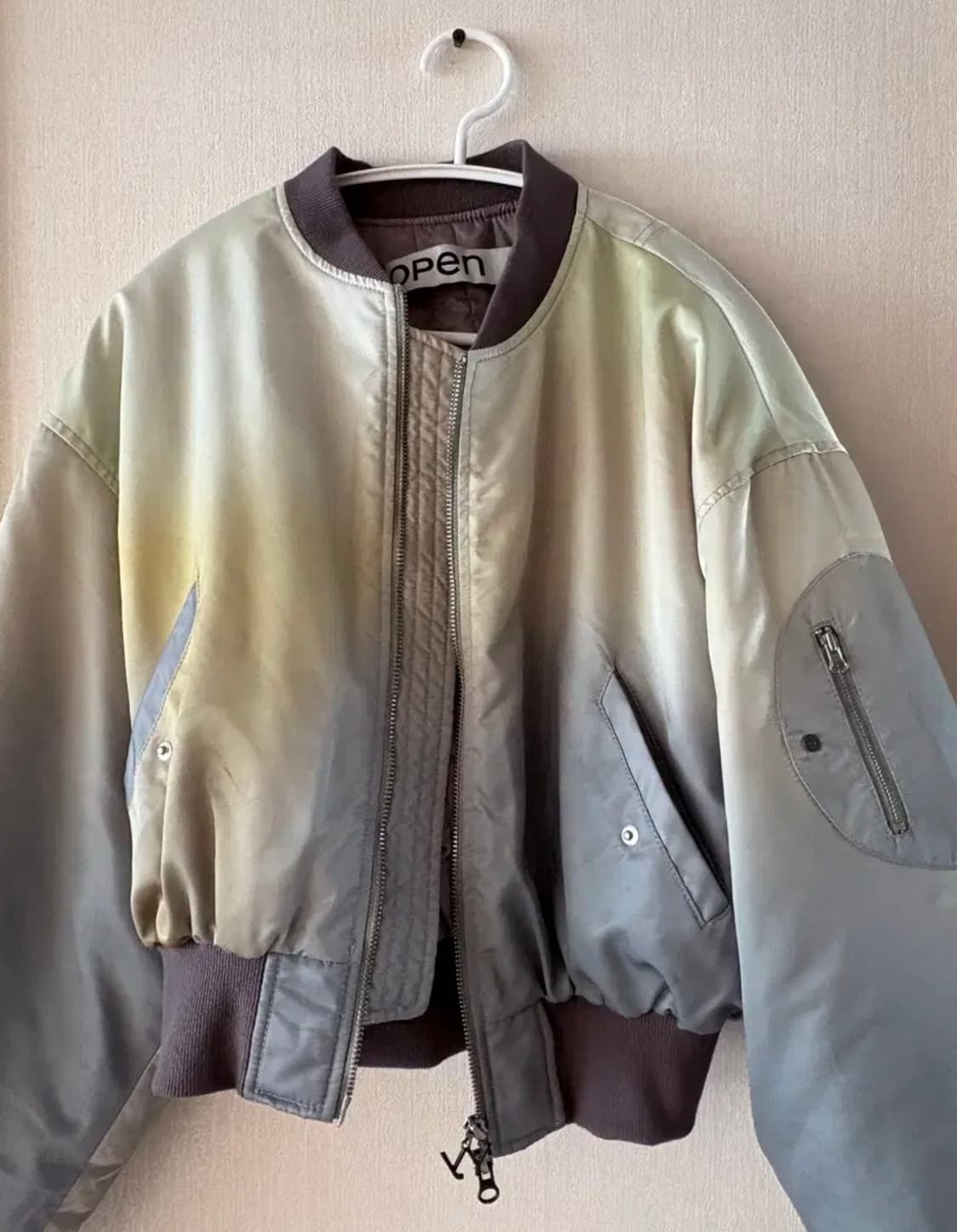 Openyy봄버자켓(거의 새것)뉴진스 민지,모델 신현지 착용 상품이미지6