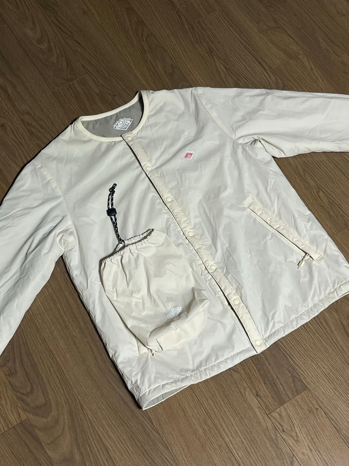 단톤 인슐레이션 자켓 M사이즈 상품이미지1