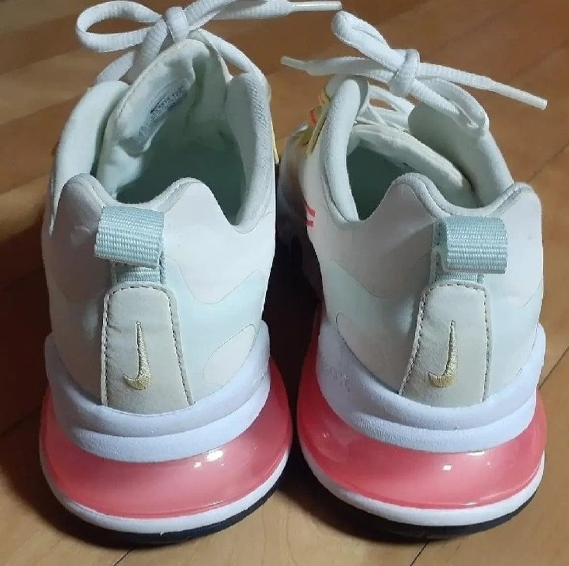 나이키 에어맥스270 리액트 페일 245 상품이미지5