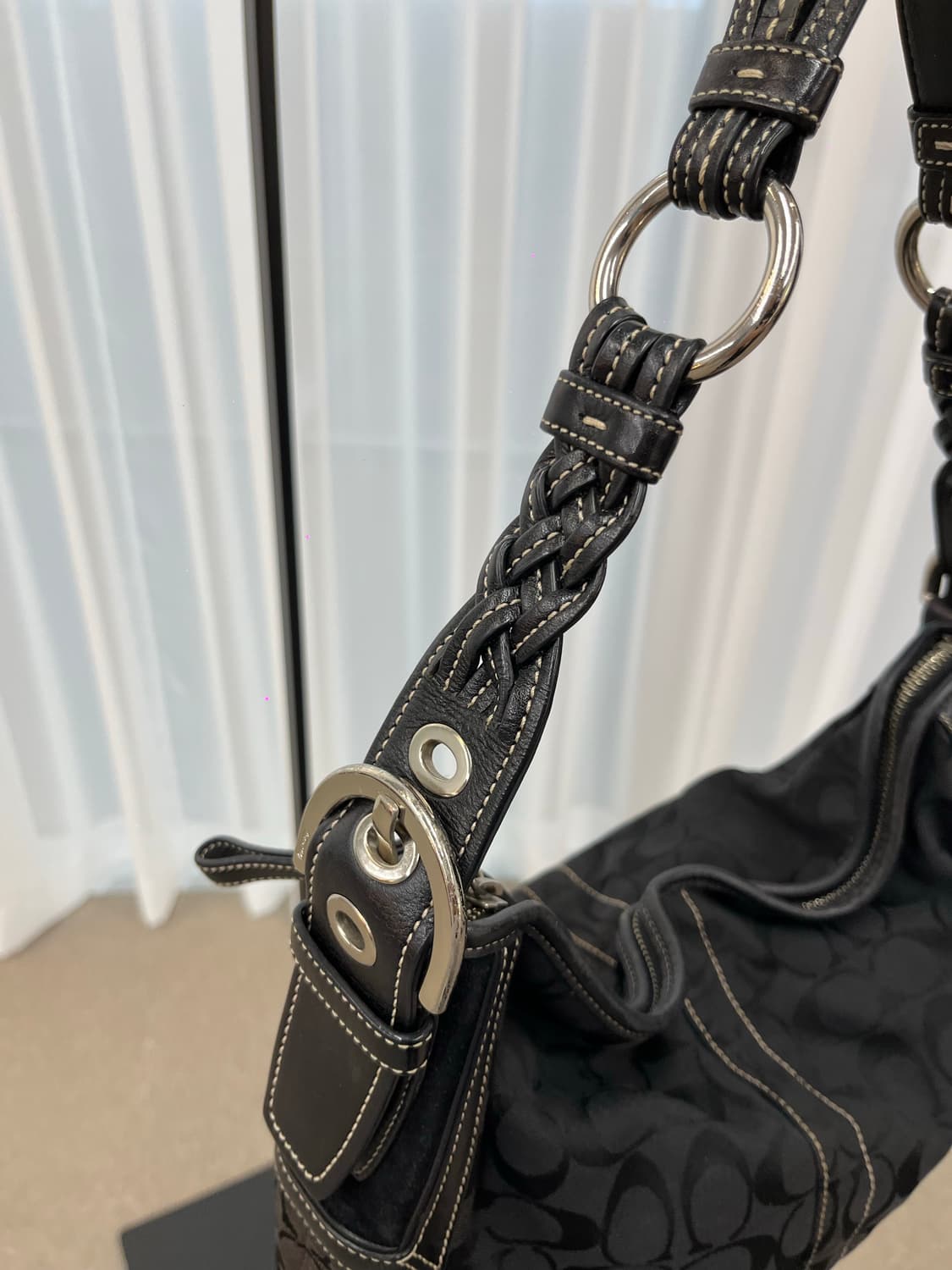 Coach Black Half Moon Bag 상품이미지6