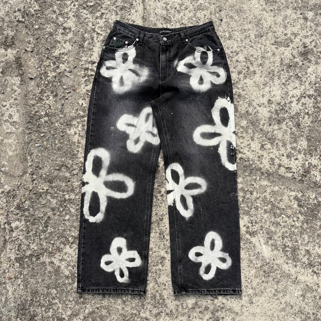 (L) 써저리 블리치 클로버 흑청 데님 팬츠 상품이미지1