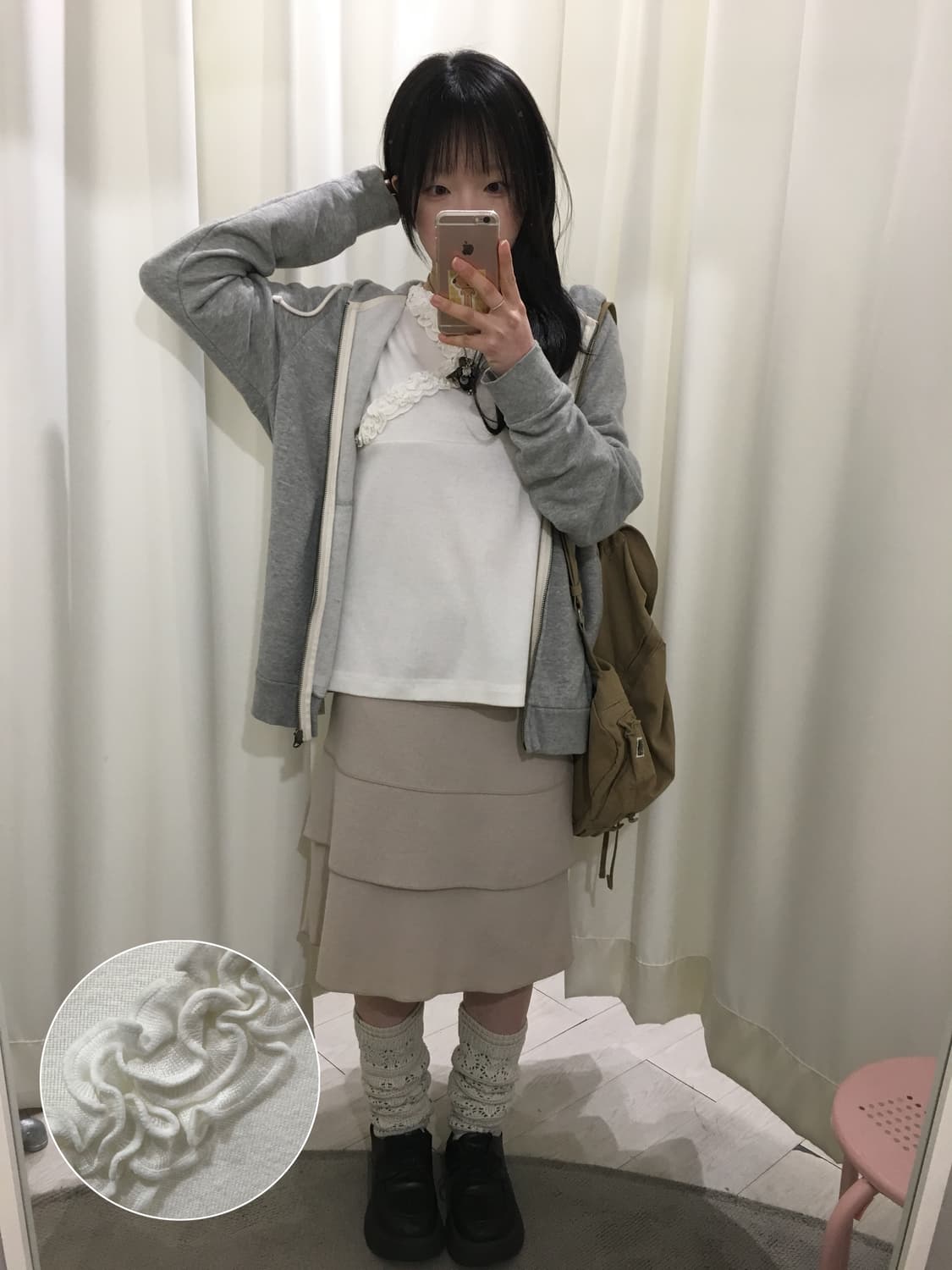 Ruffle Cross V-Neck Top 상품이미지1