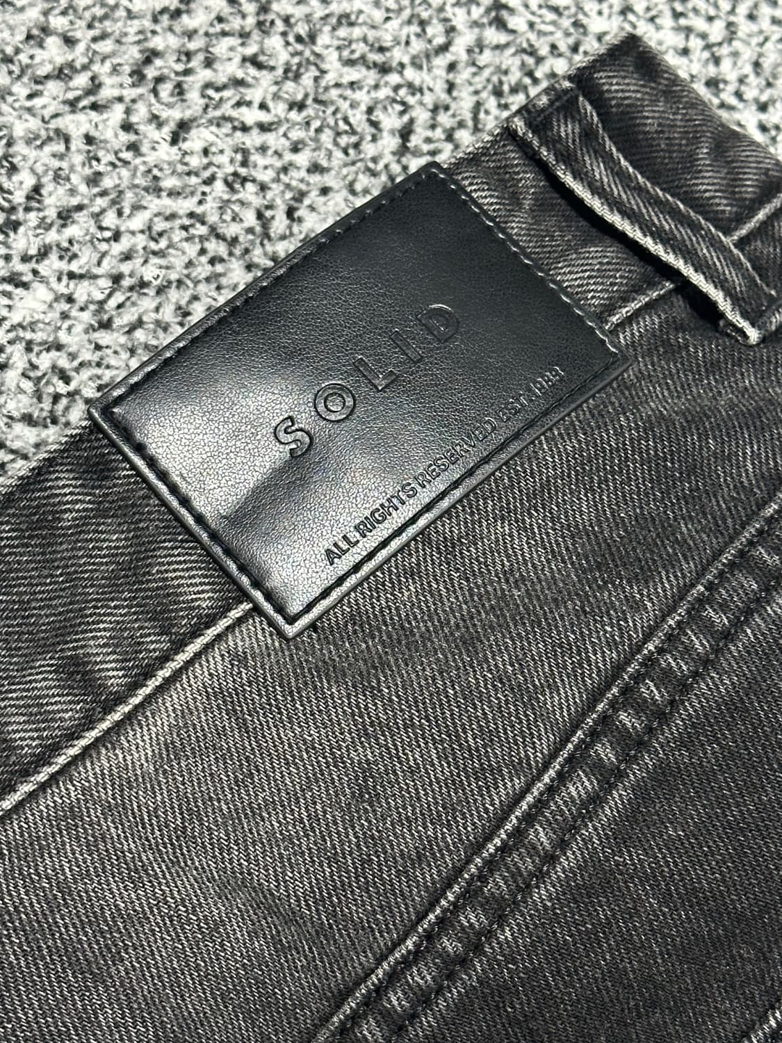 솔리드옴므 25년식 최신형 흑청 데님 바지 상품이미지7