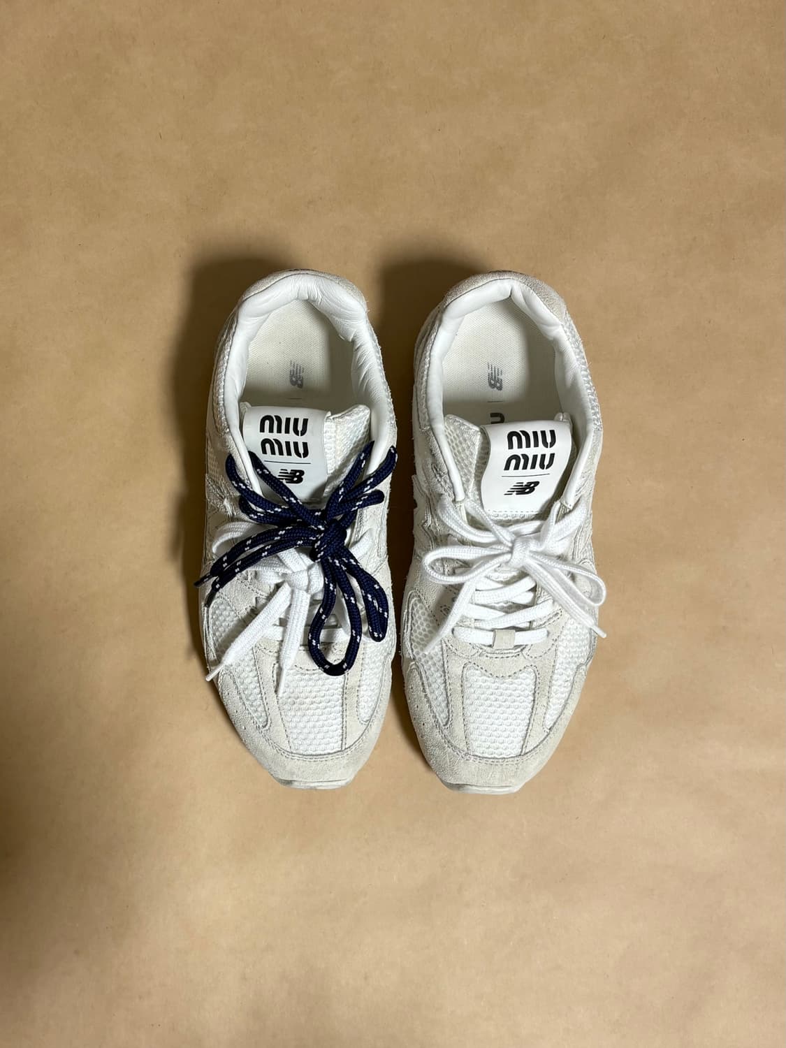 미우미우 뉴발란스 화이트 37 (240) 상품이미지4
