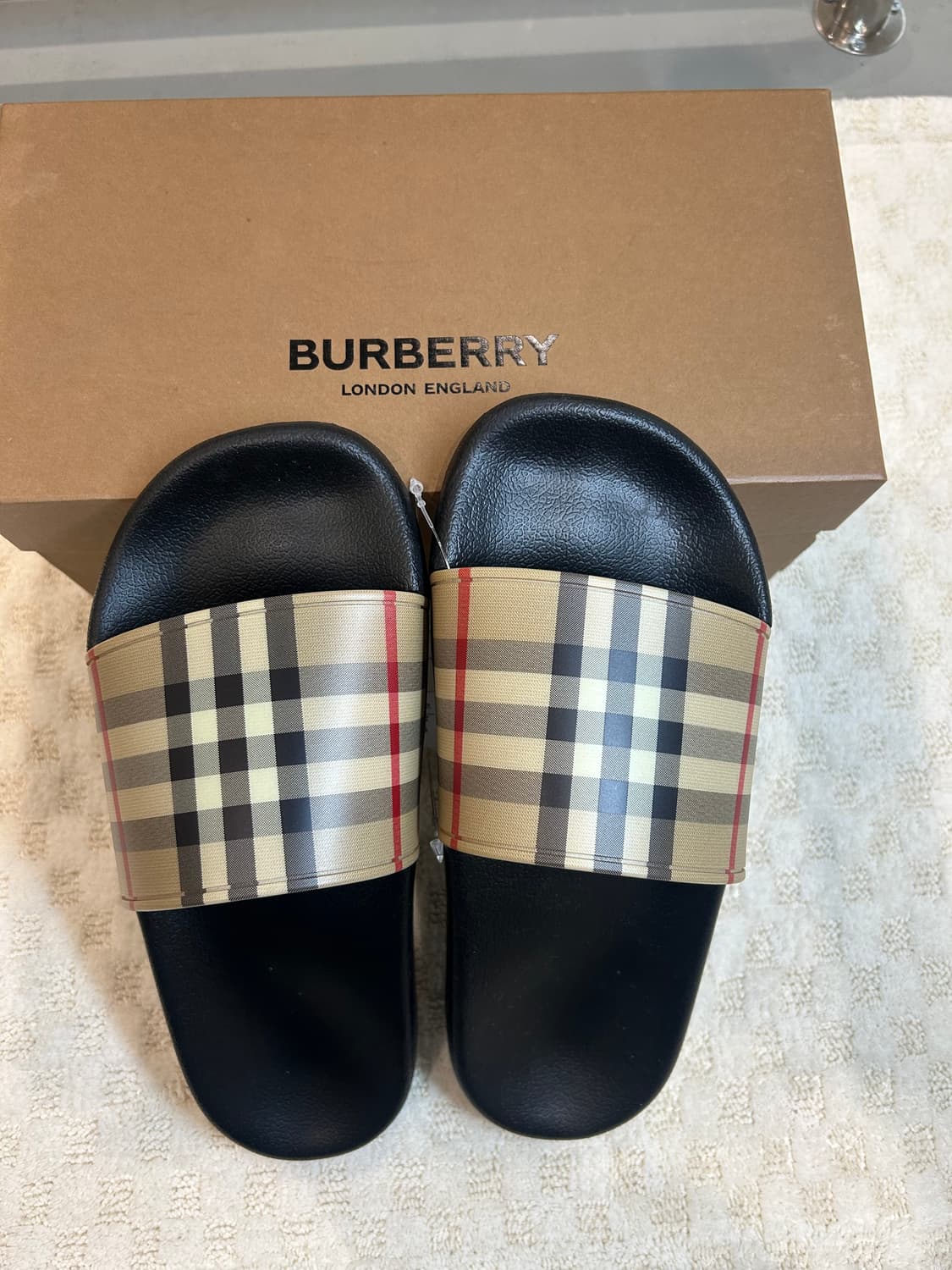 [정품/중고] 버버리 슬리퍼 (새상품) 상품이미지1