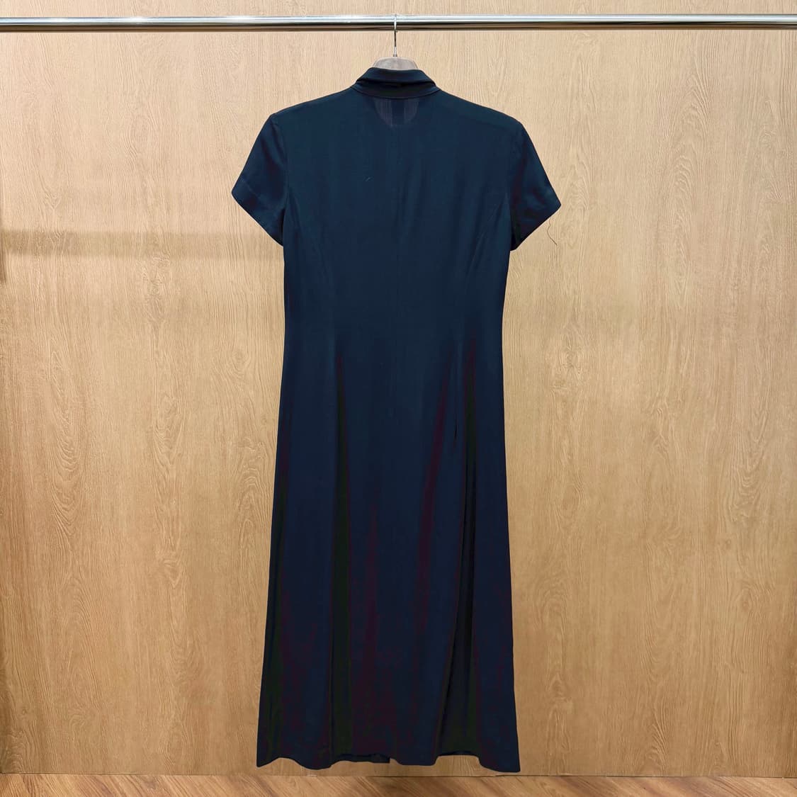 버버리 런던 클래식 셔츠 롱 원피스 히든 버튼 캡 소매 디테일 딥 네이비 상품이미지3