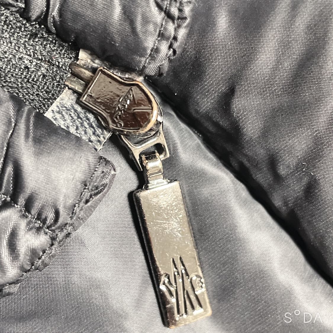 몽클레어 여성 경량 롱패딩 블랙 1사이즈(정) 상품이미지6