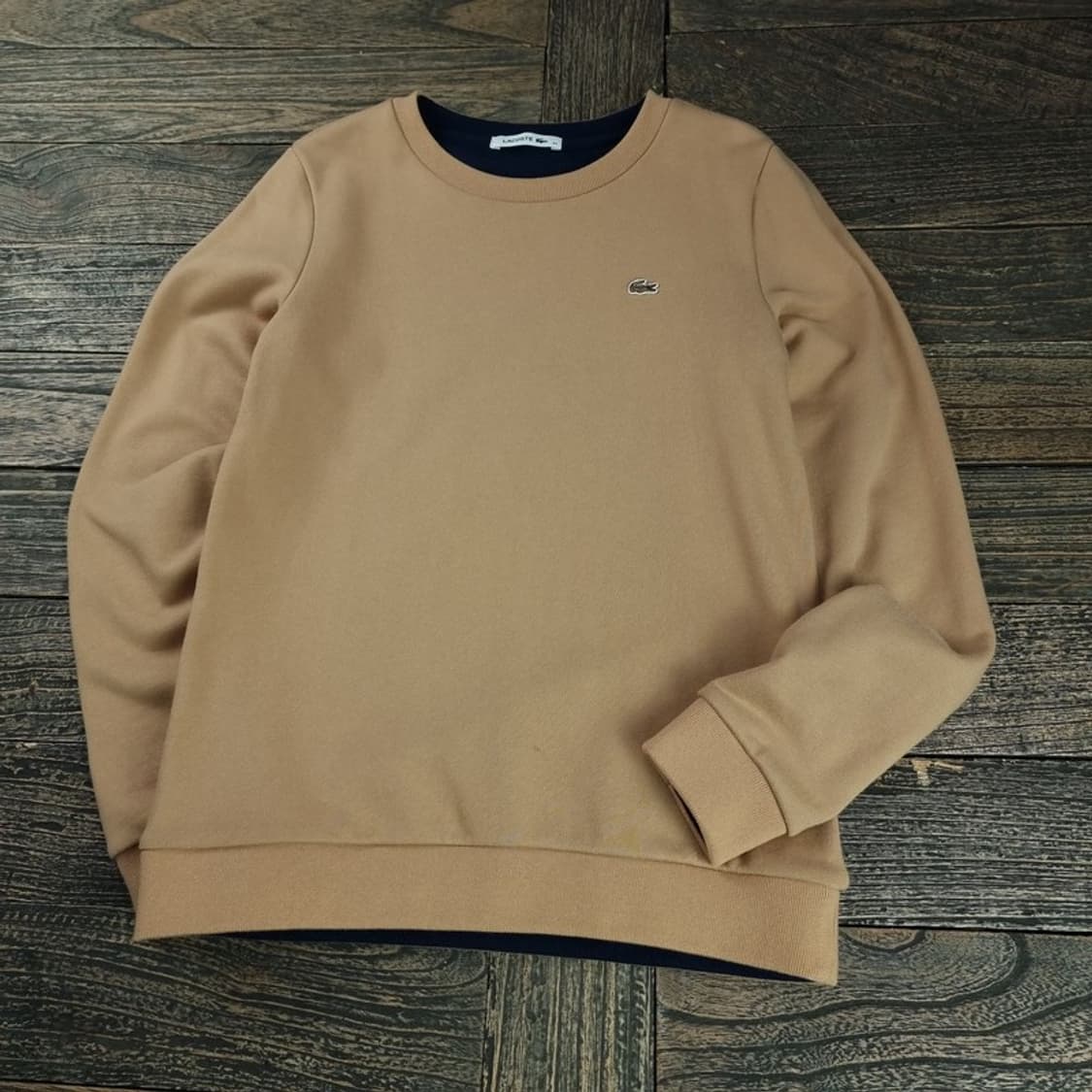 [라코스테] 로고 패치 맨투맨 베이지 M18814 상품이미지1