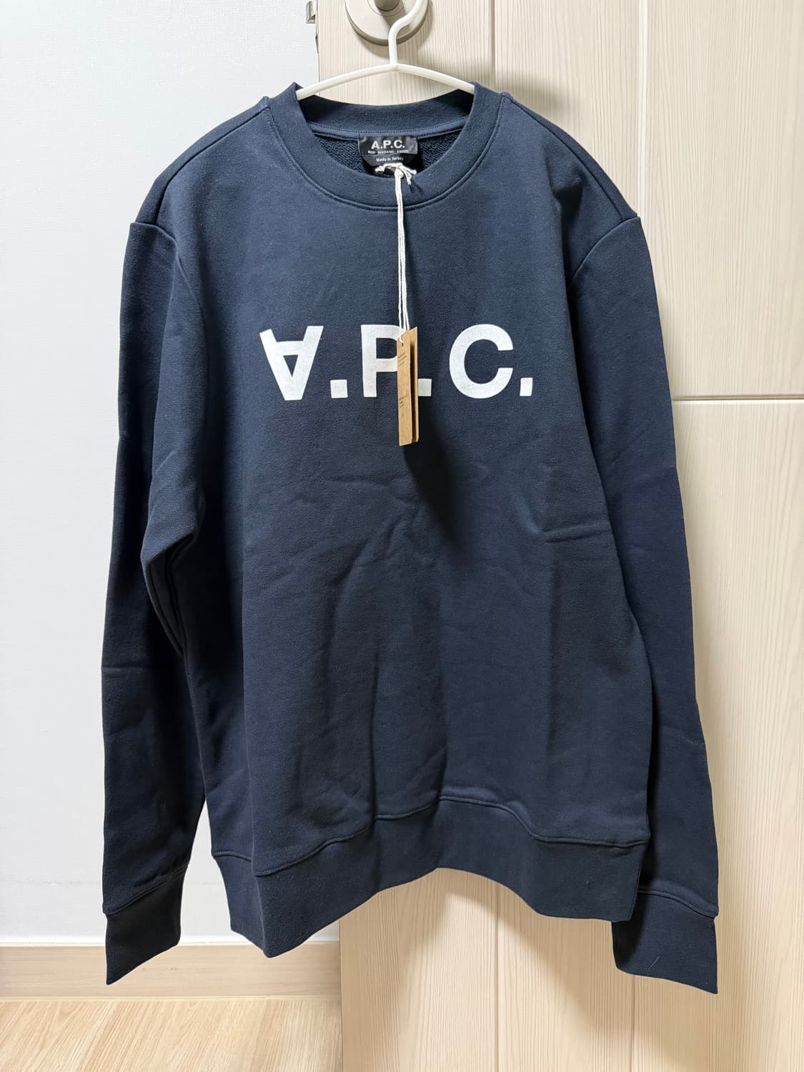 아페쎄 맨투맨 스몰 미착용 상품이미지1