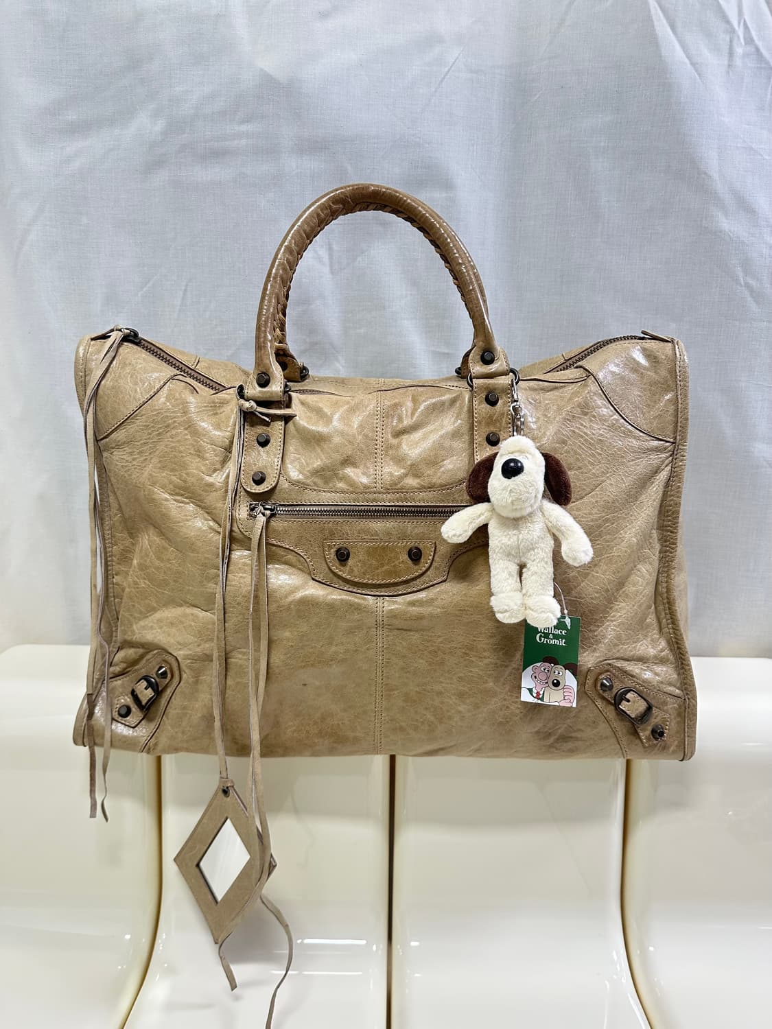 [A 정품] 발렌시아가 시티 모터백 위켄더 카라멜브라운 상품이미지5