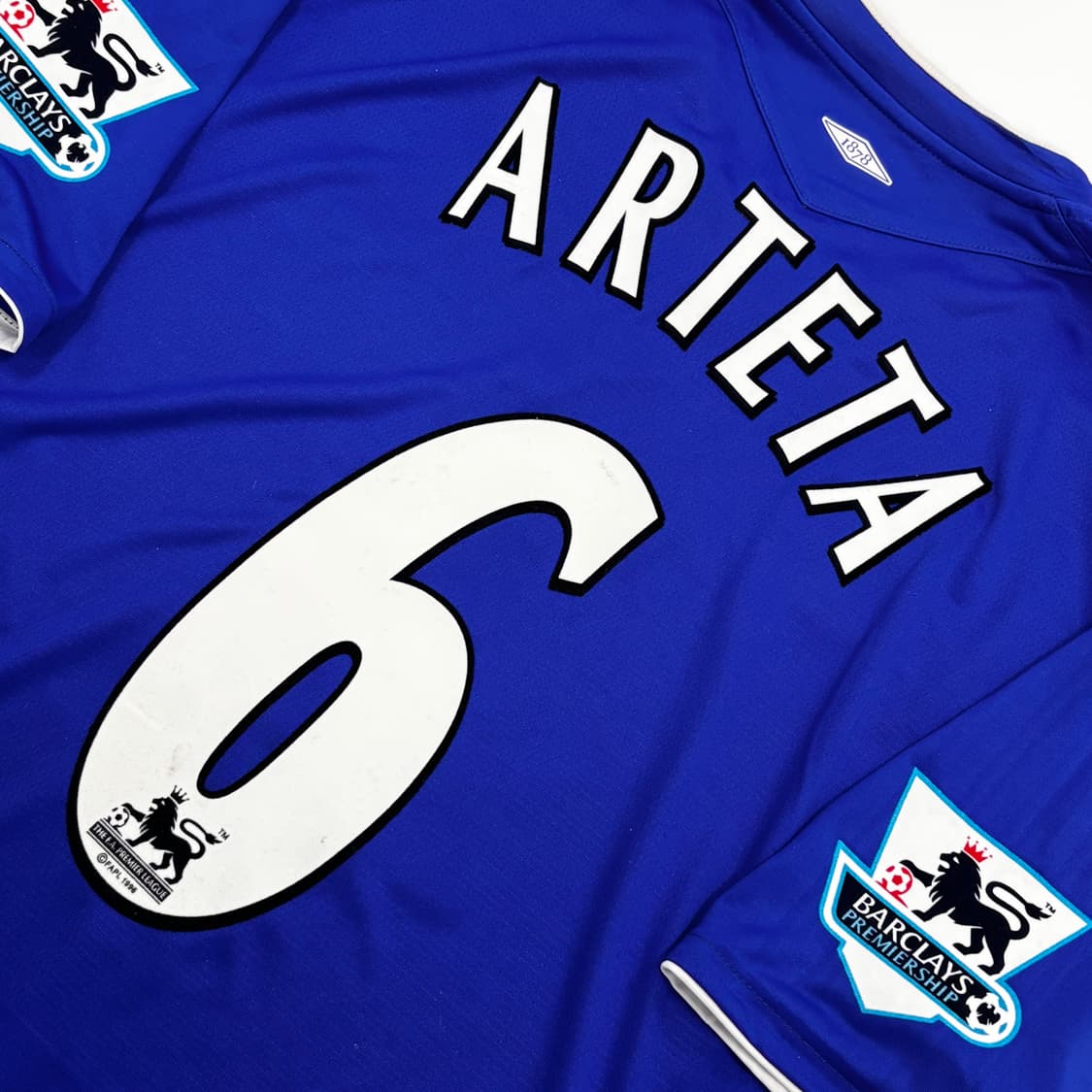  엄브로 04 05 에버튼 홈 아르테타 유니폼 상품이미지3