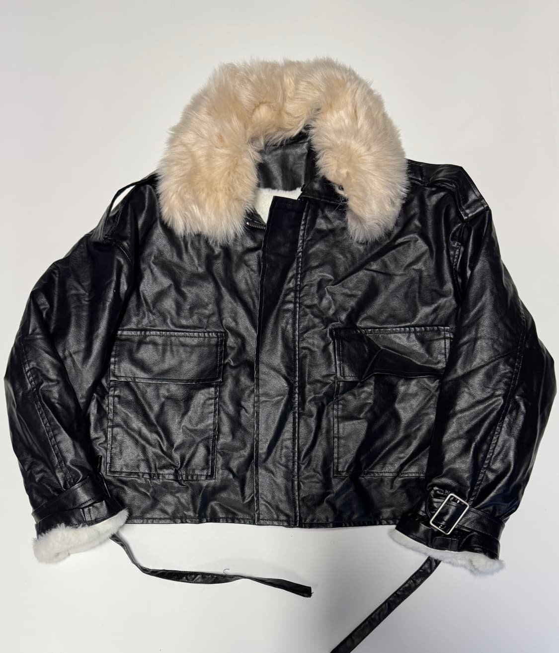 여성 빈티지 넥라인 퍼 페이크 레더 투 포켓 점퍼 오버핏 상품이미지1