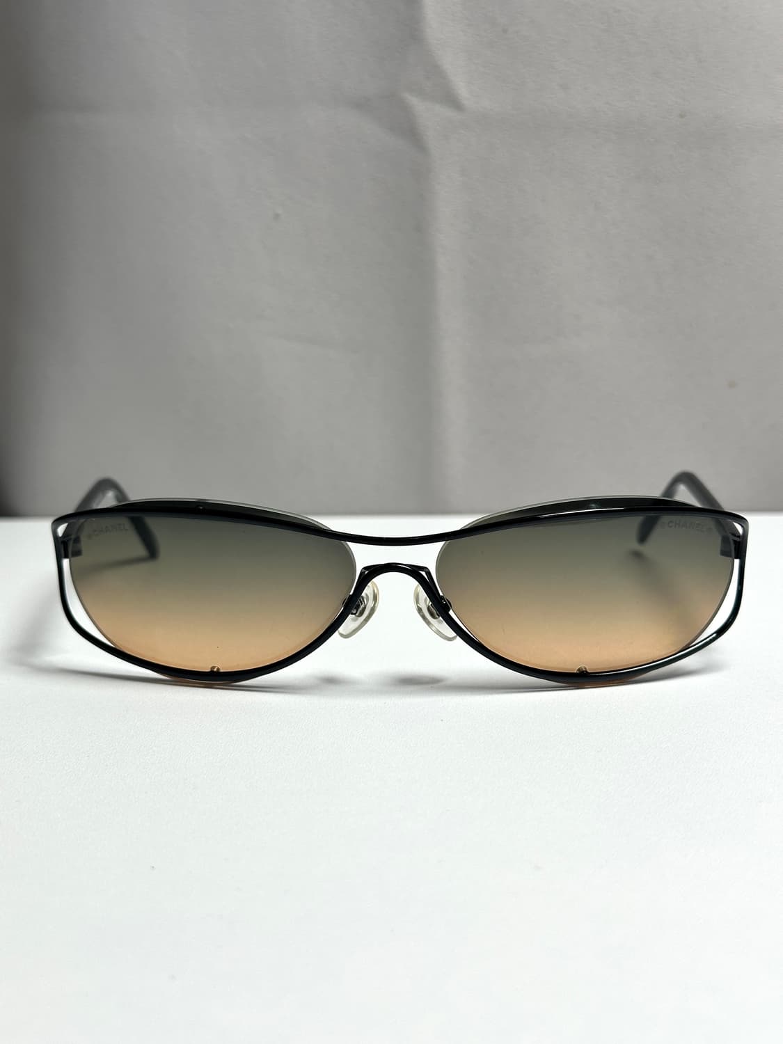 샤넬 블랙 메탈 오벌 Y2K 리바이벌 선글라스 상품이미지10