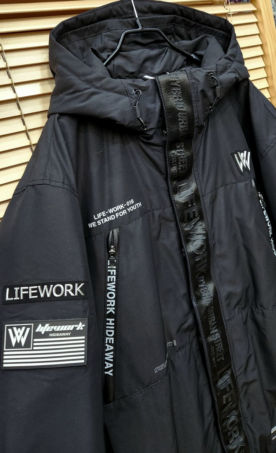 (새상품급)라이프워크 레터링 남성패딩 윈드브레이커 오버핏 상품이미지2