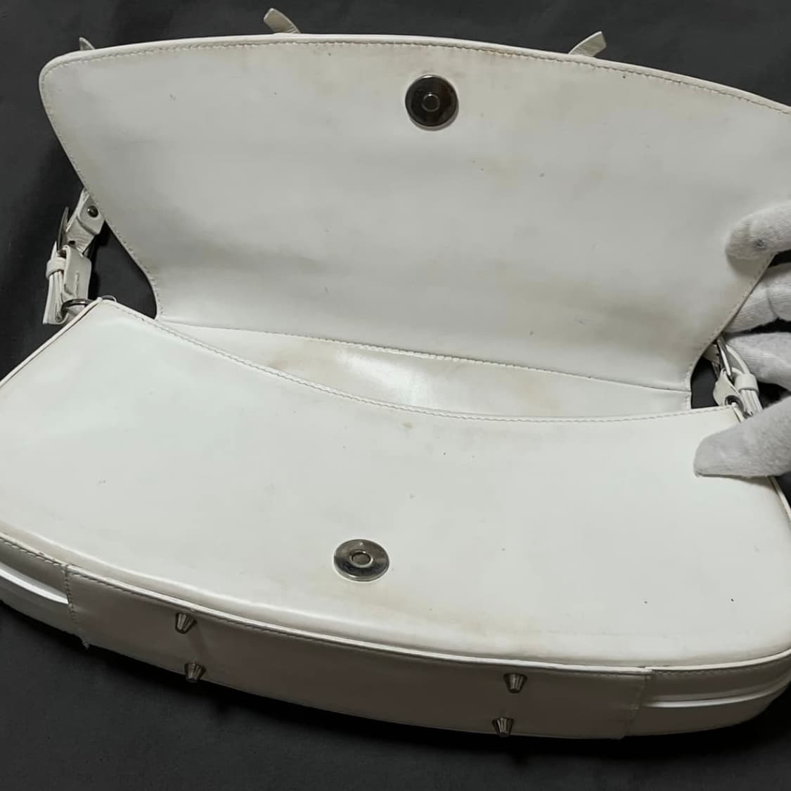 디올 하드코어 본디지 화이트 숄더백. 피어싱 펑크 빈티지 y2k 상품이미지6