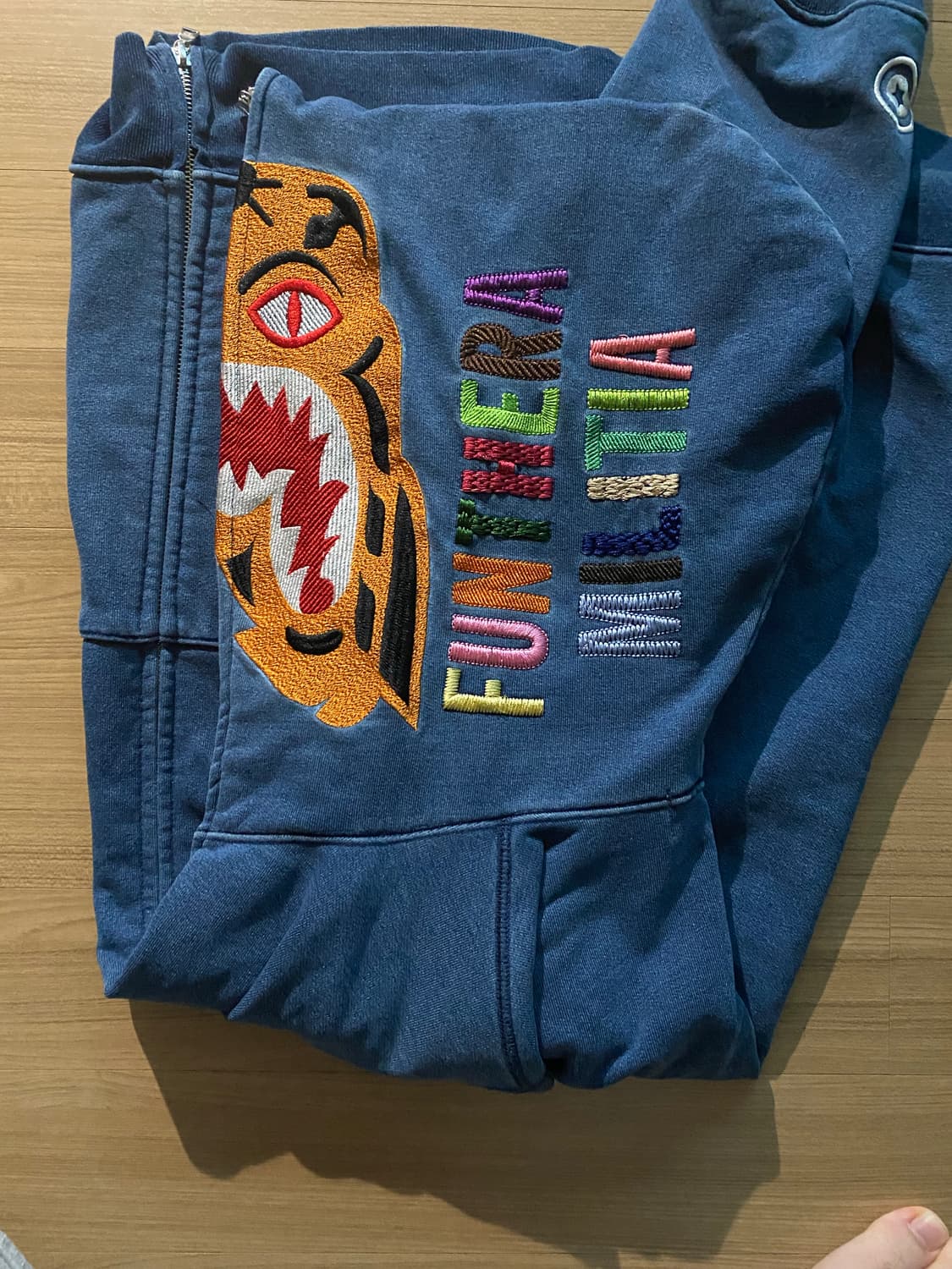 베이프 타이거 후드집업 상품이미지3